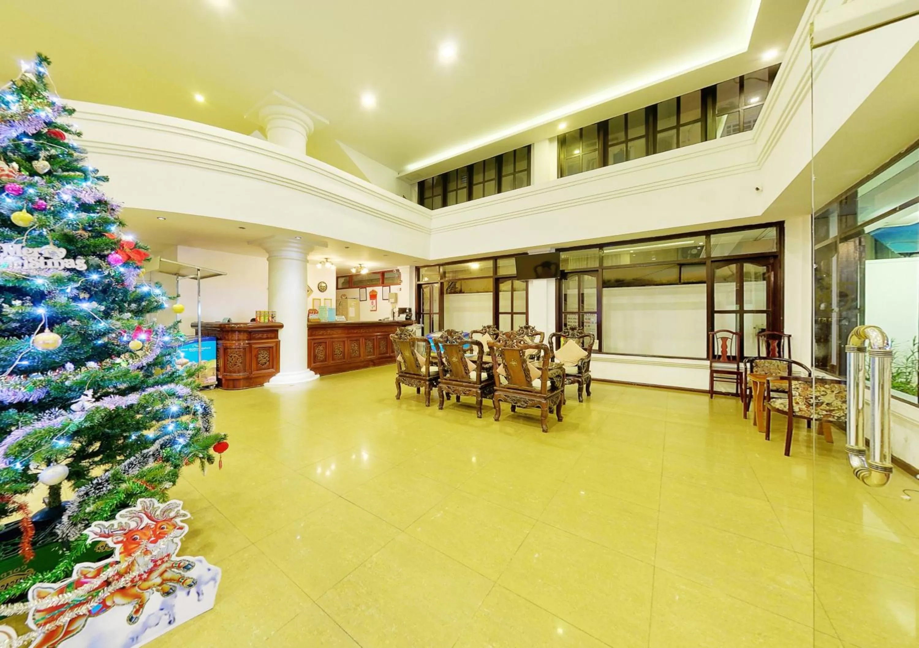 Facade/entrance in Hai Yen Hotel