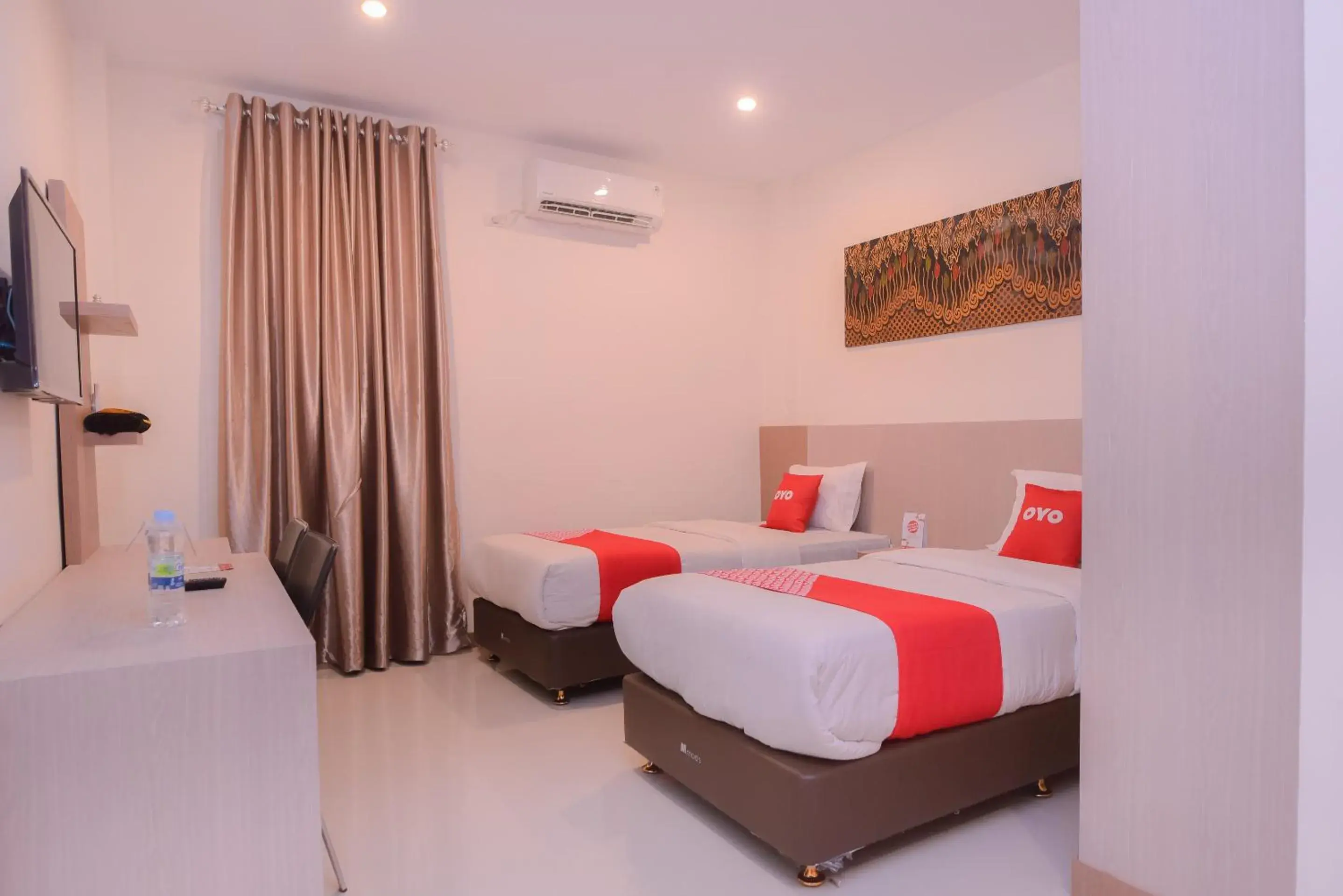 Bedroom, Bed in OYO 2018 Ring Road Guest House Syariah