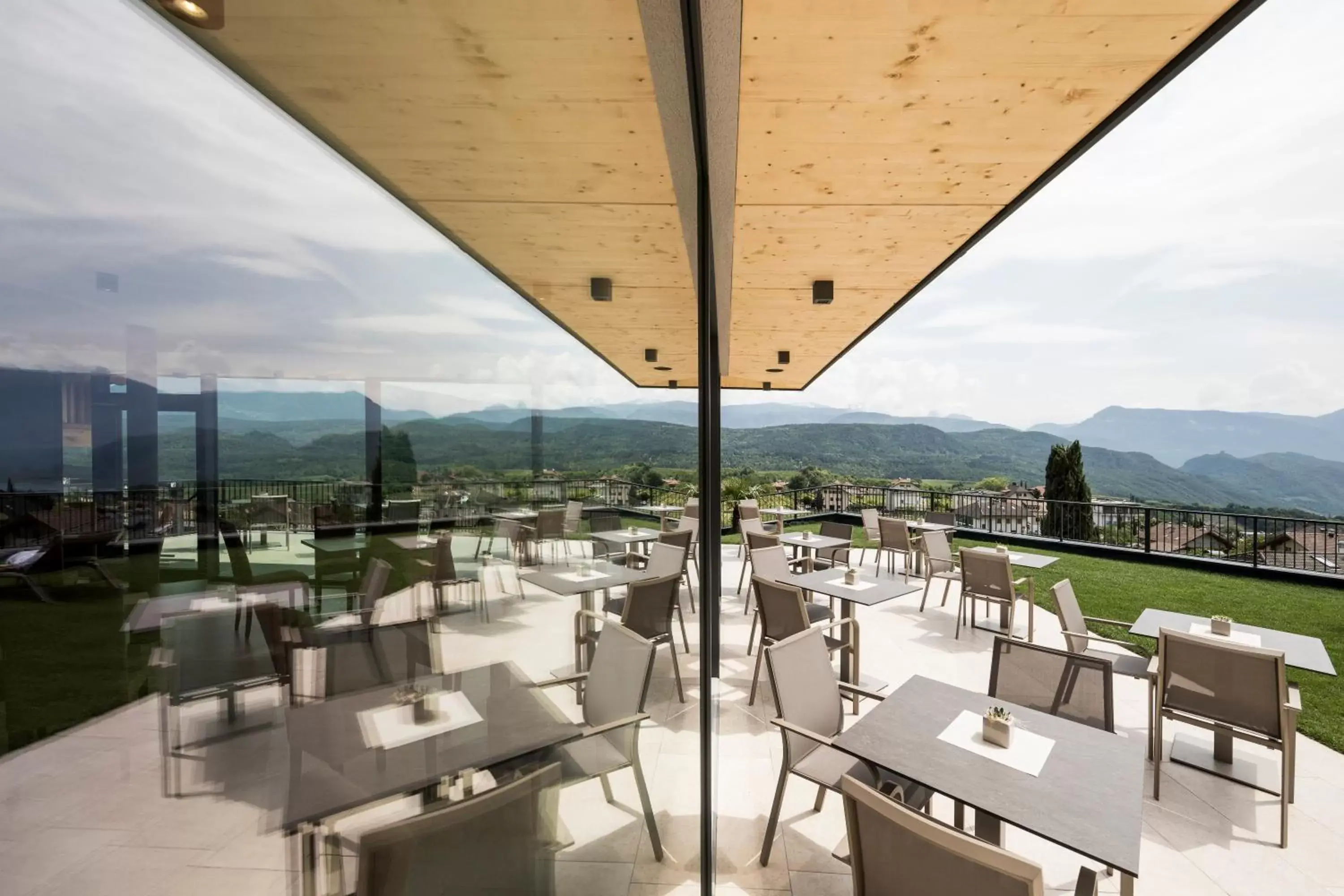 Balcony/Terrace, Restaurant/Places to Eat in Hotel Torgglhof