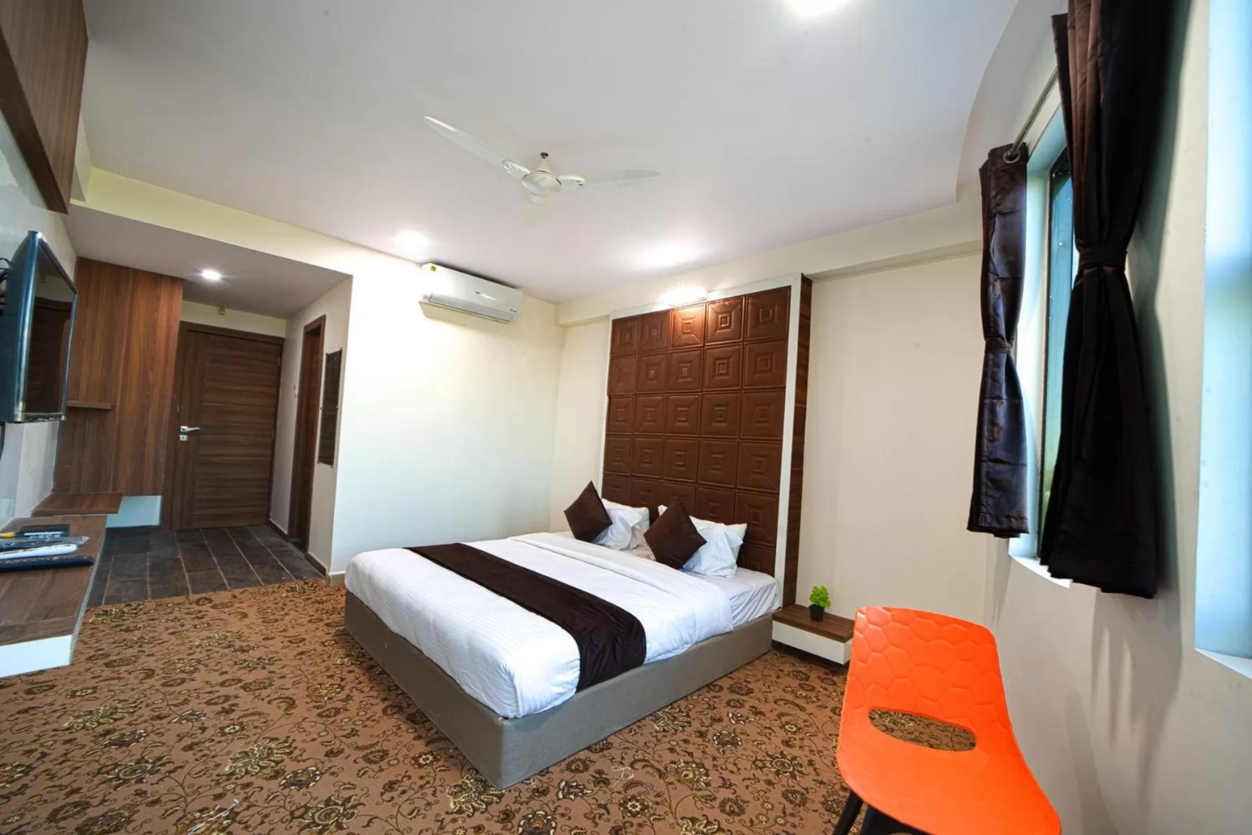 Bedroom, Bed in Hotel Jurkis, Kolhapur