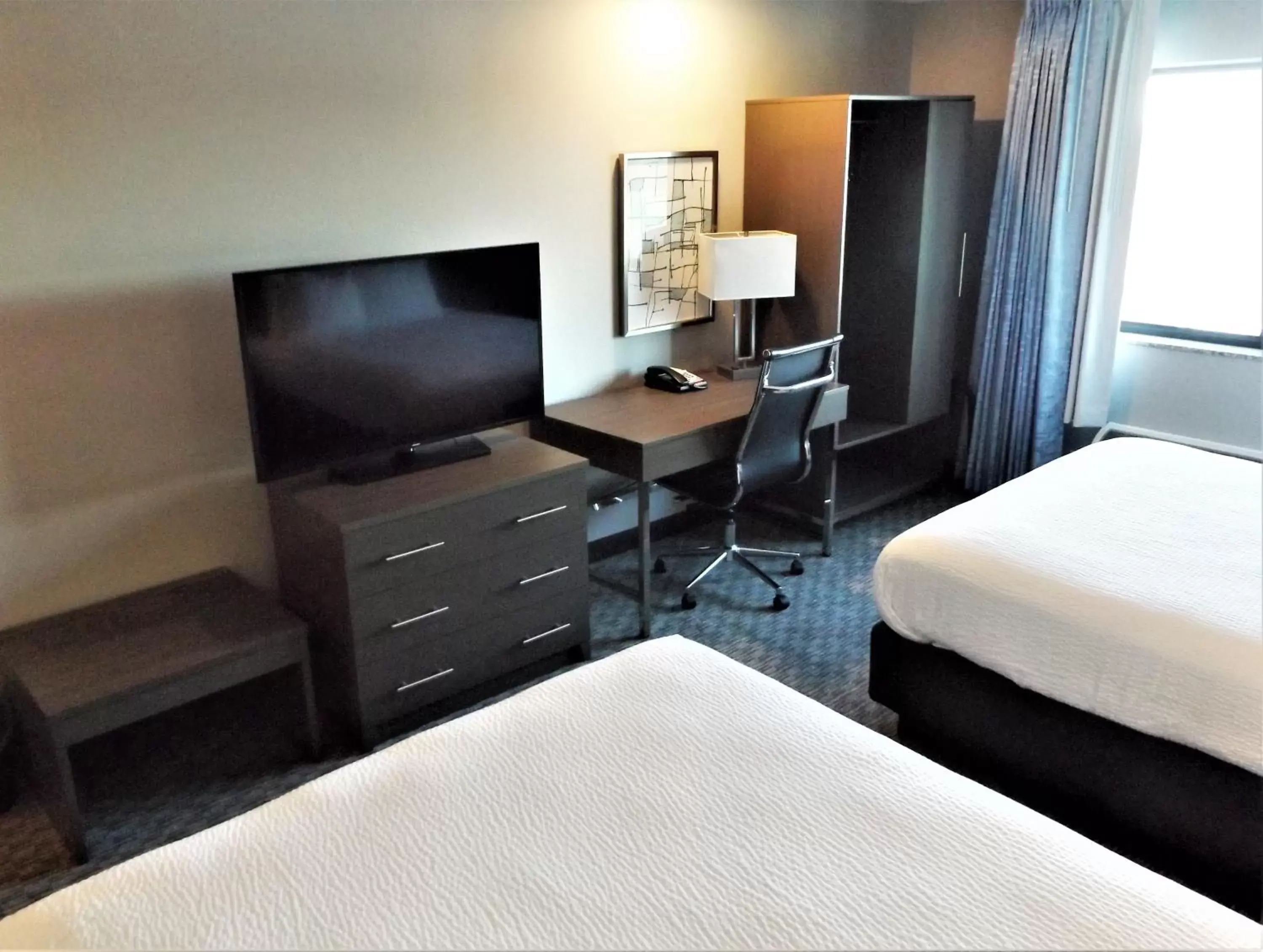Photo of the whole room, Bed in Brookstone Inn & Suites