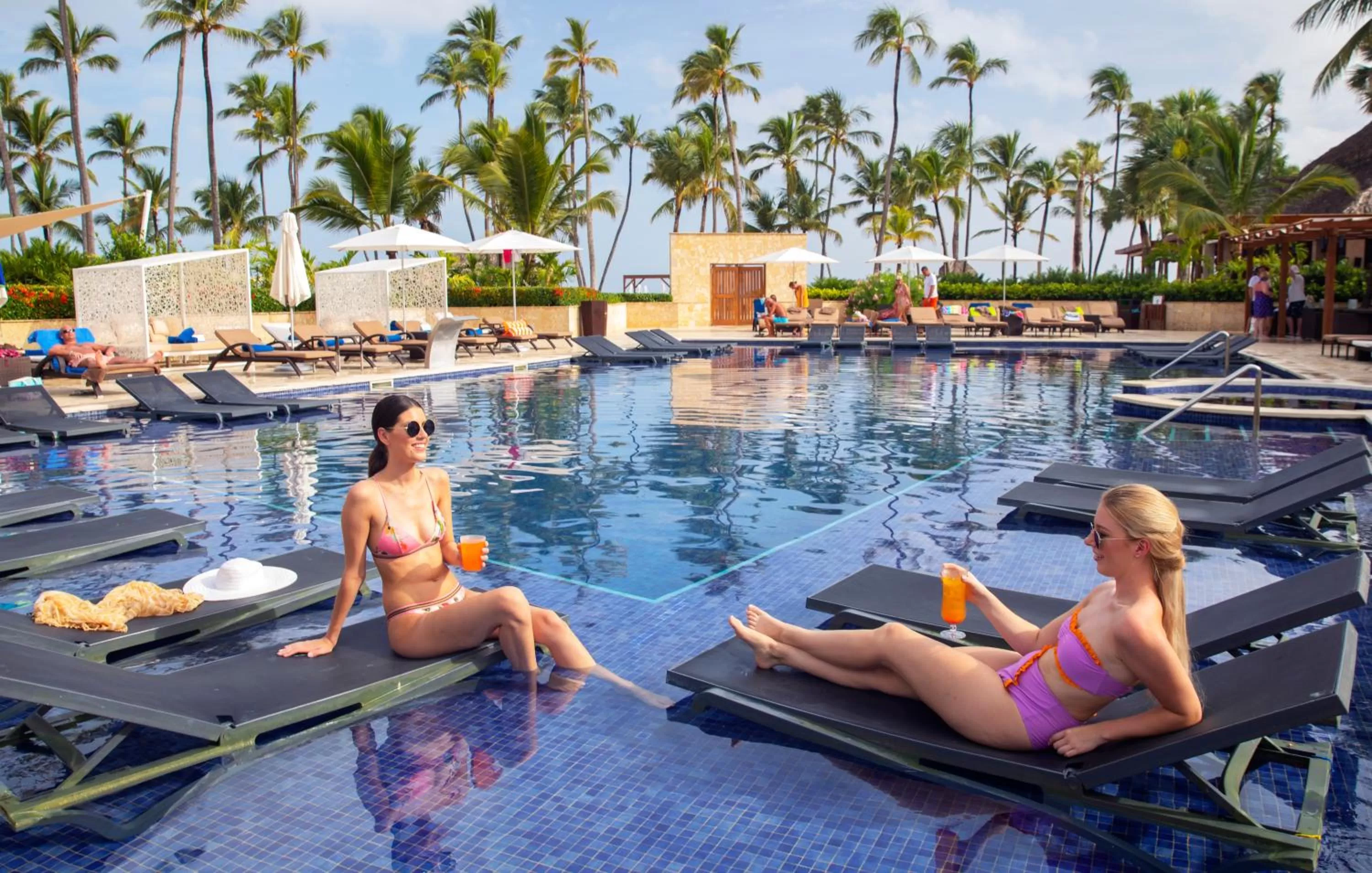 Swimming pool in Royalton Hideaway Punta Cana, An Autograph Collection All-Inclusive Resort & Casino - Adults Only