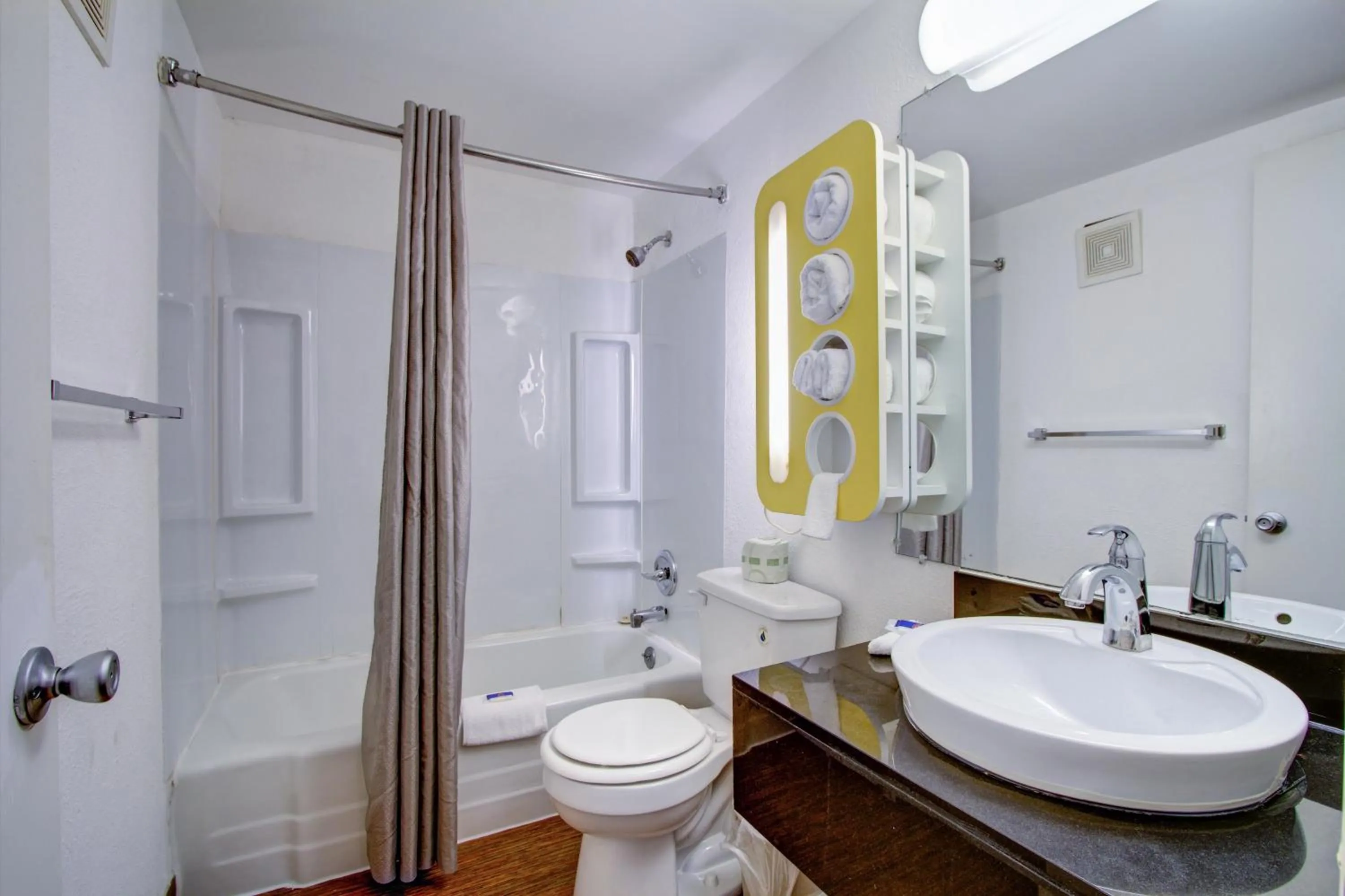 Bathroom in Motel 6-Richfield, OH