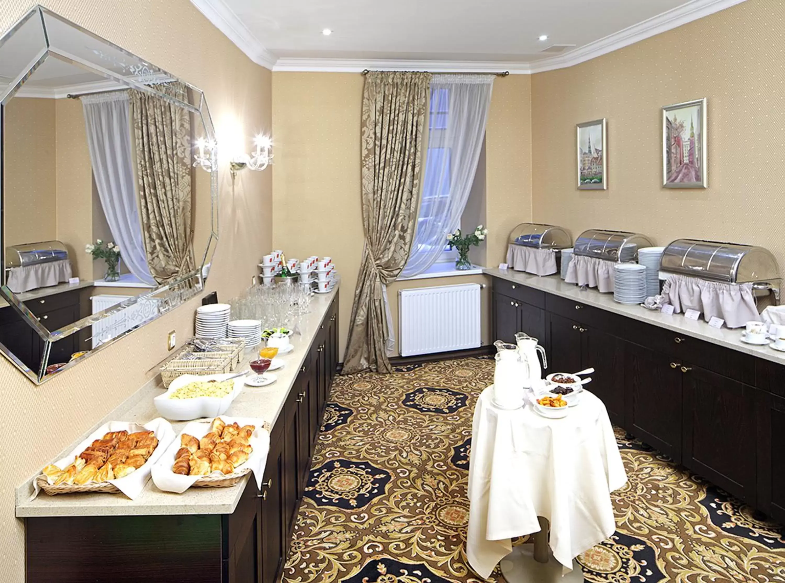 Restaurant/Places to Eat in Rixwell Gertrude Hotel