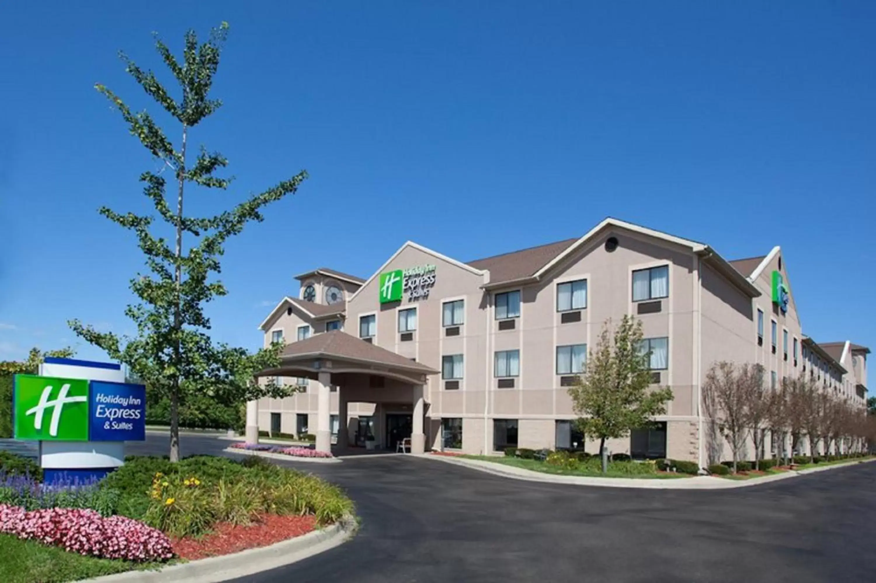Property Building in Holiday Inn Express Hotel & Suites - Belleville Area, an IHG Hotel