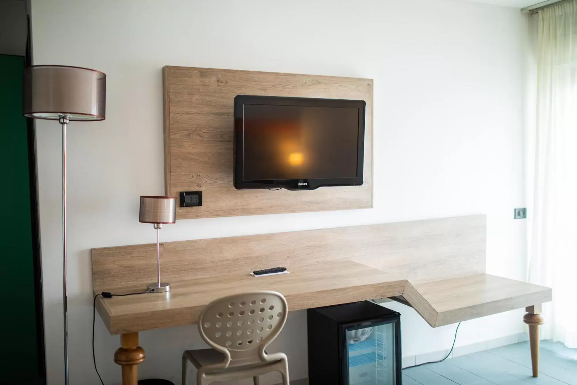 TV and multimedia, TV/Entertainment Center in Albergo Athenaeum