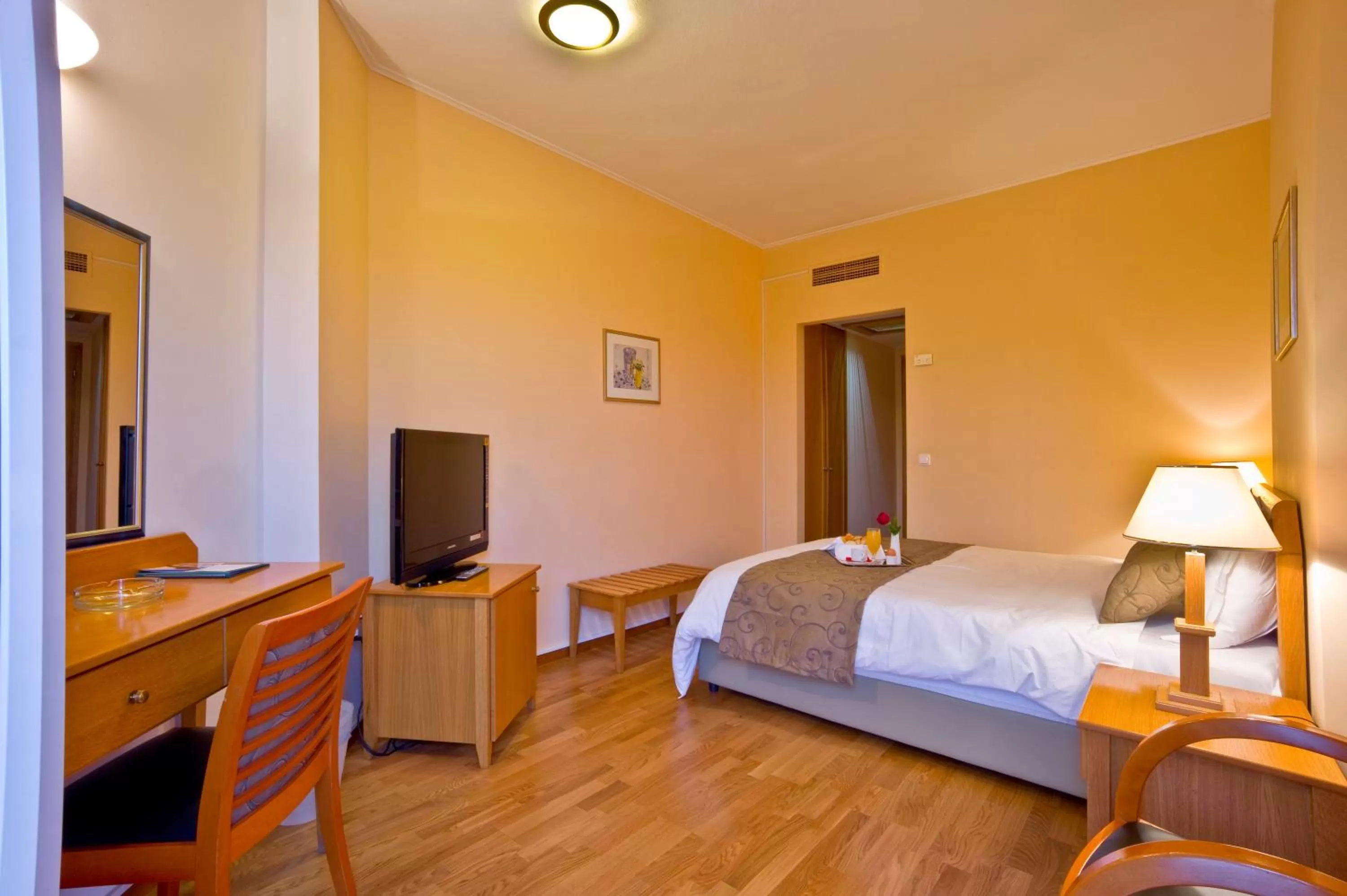 Bed in Hotel Αchillion Grevena