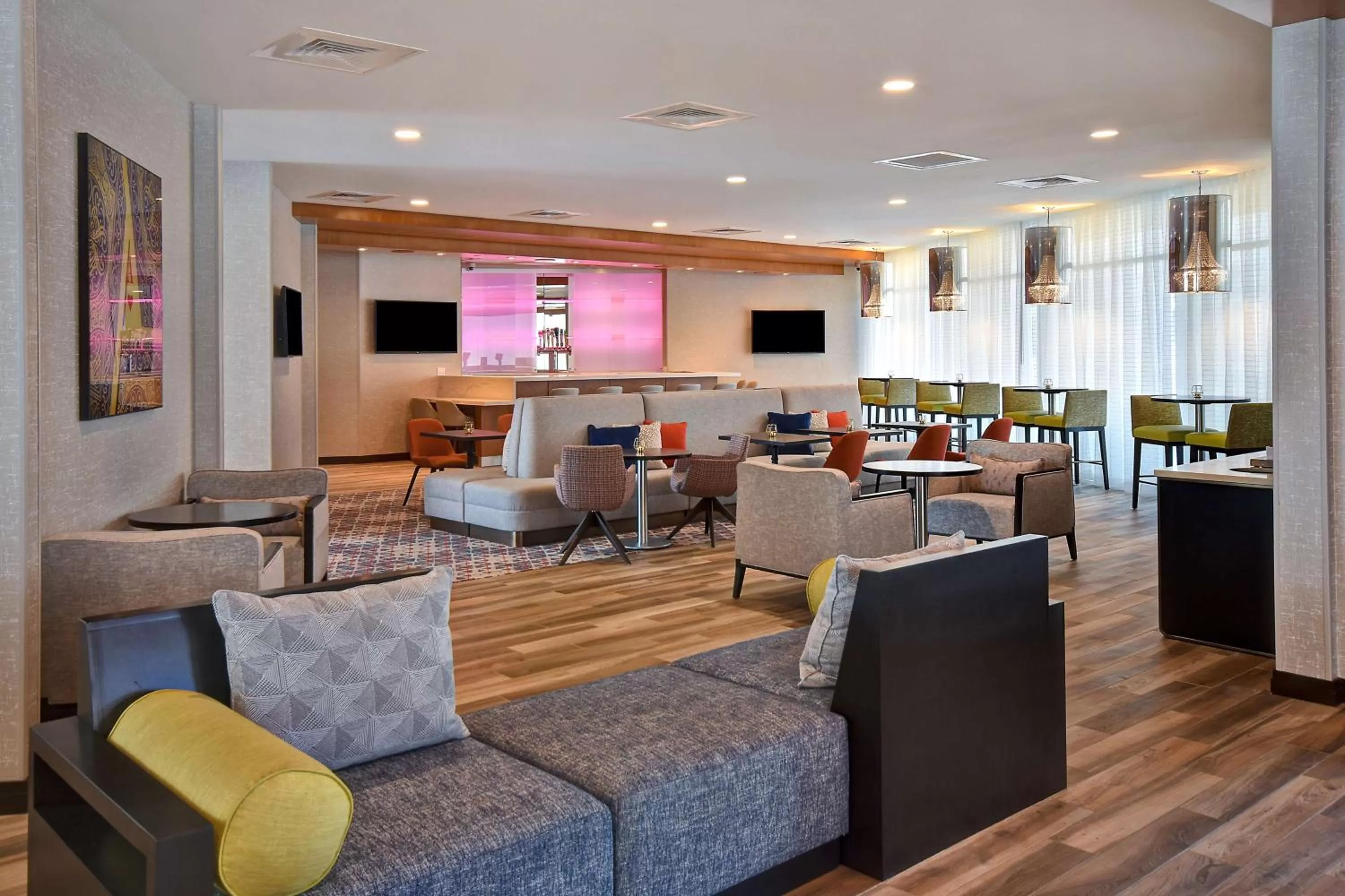 Lounge or bar in Home2 Suites by Hilton Las Vegas Convention Center - No Resort Fee