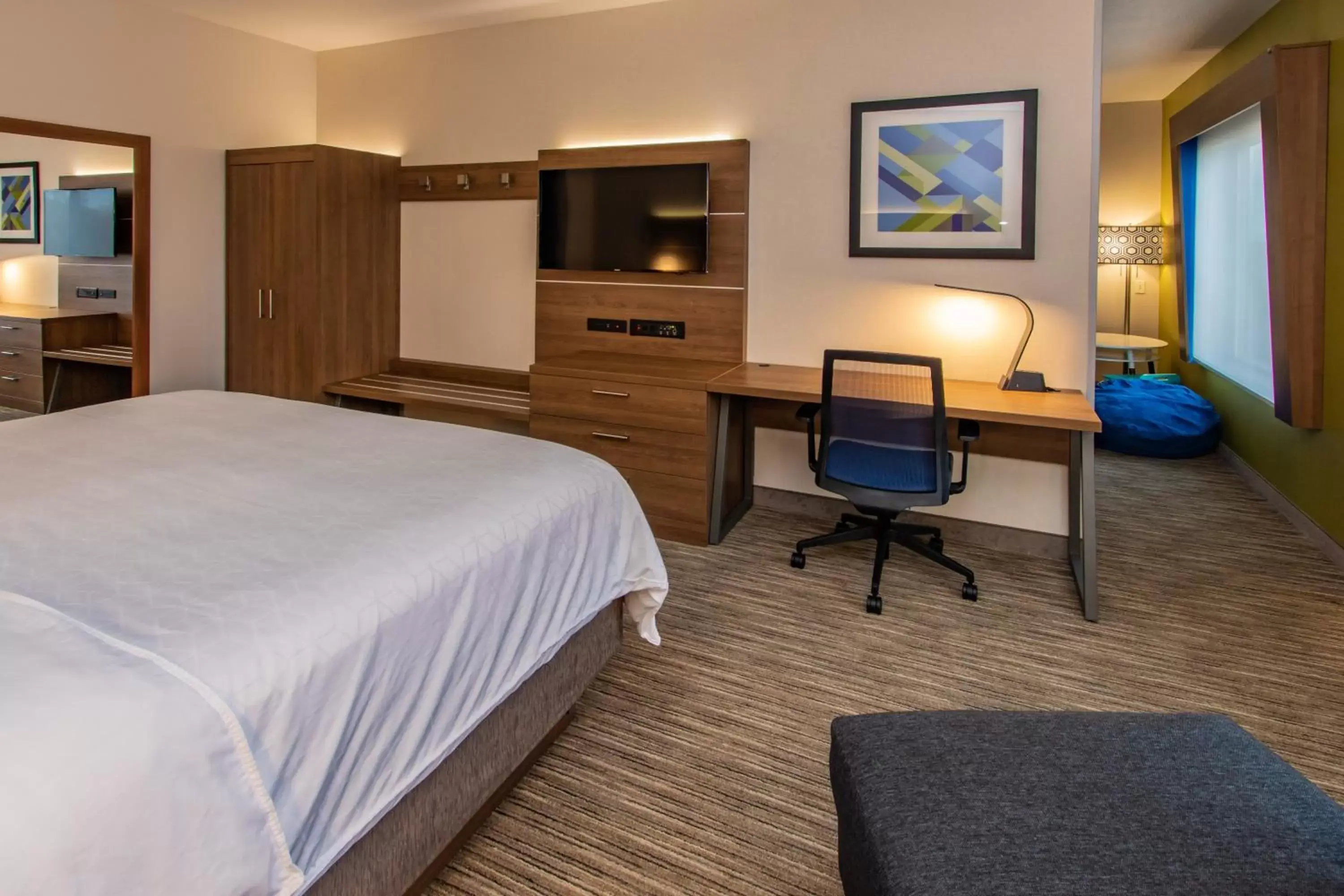 Bedroom in Holiday Inn Express Hotel & Suites Roseville - Galleria Area, an IHG Hotel