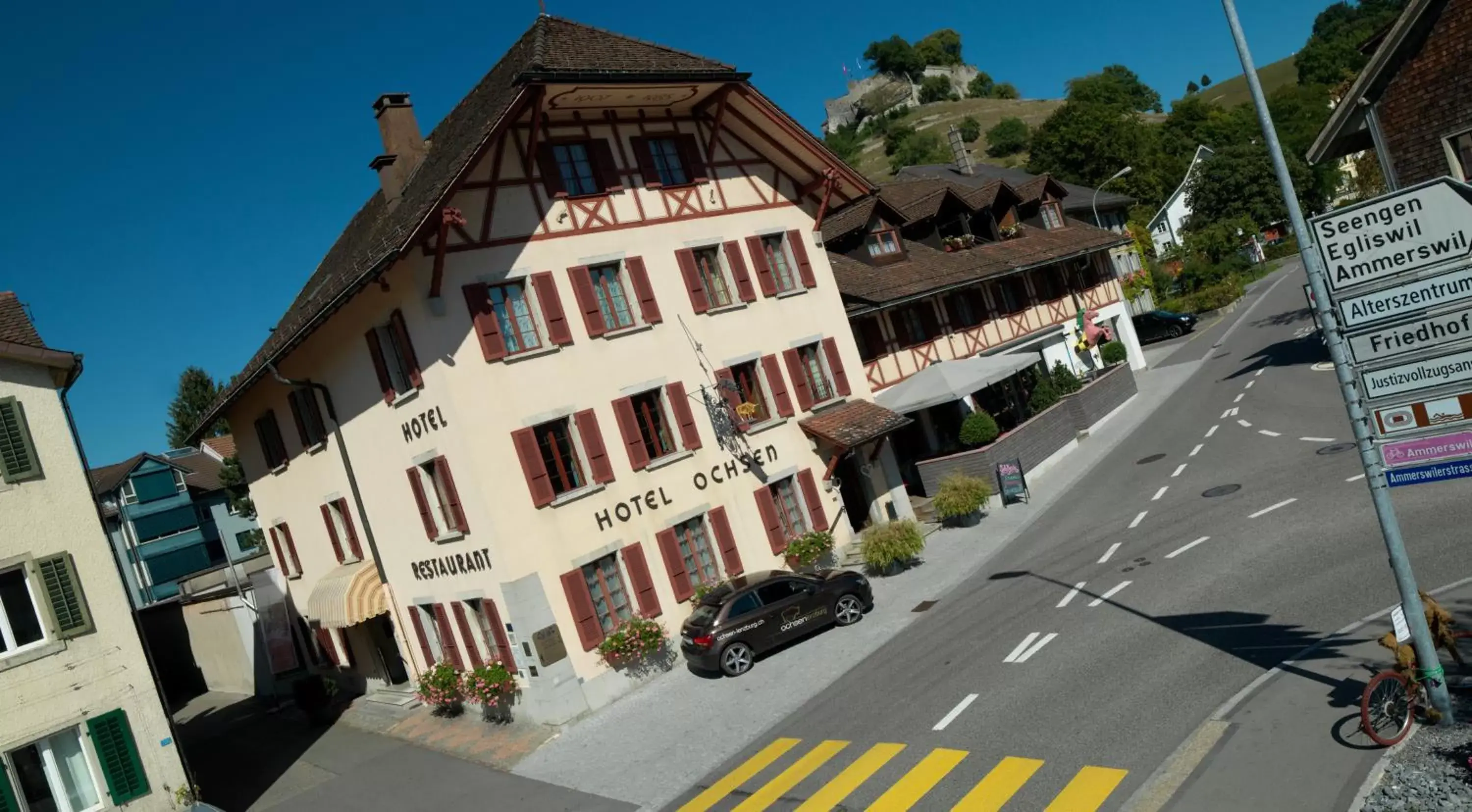 Facade/entrance in Ochsen Lenzburg