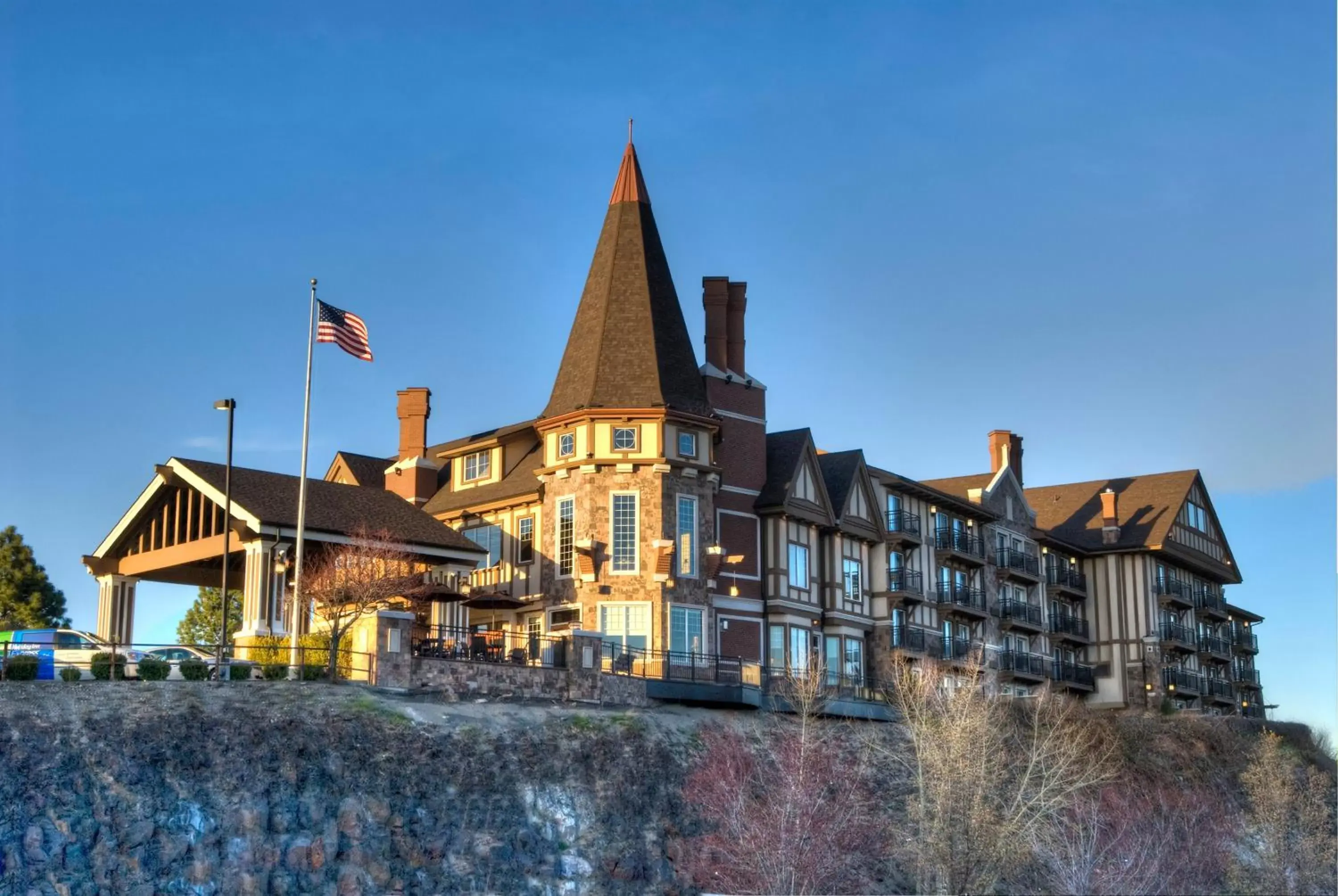 Property Building in Holiday Inn Express Spokane-Downtown