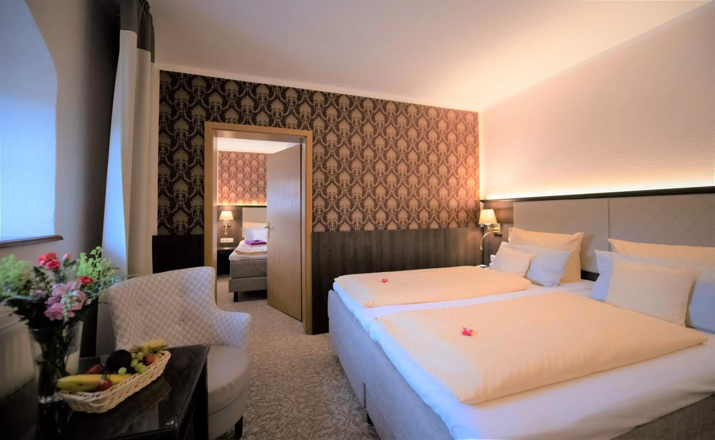 Photo of the whole room, Bed in Schlosshotel Klaffenbach Photo of the whole room, Bed in Schlosshotel Klaffenbach