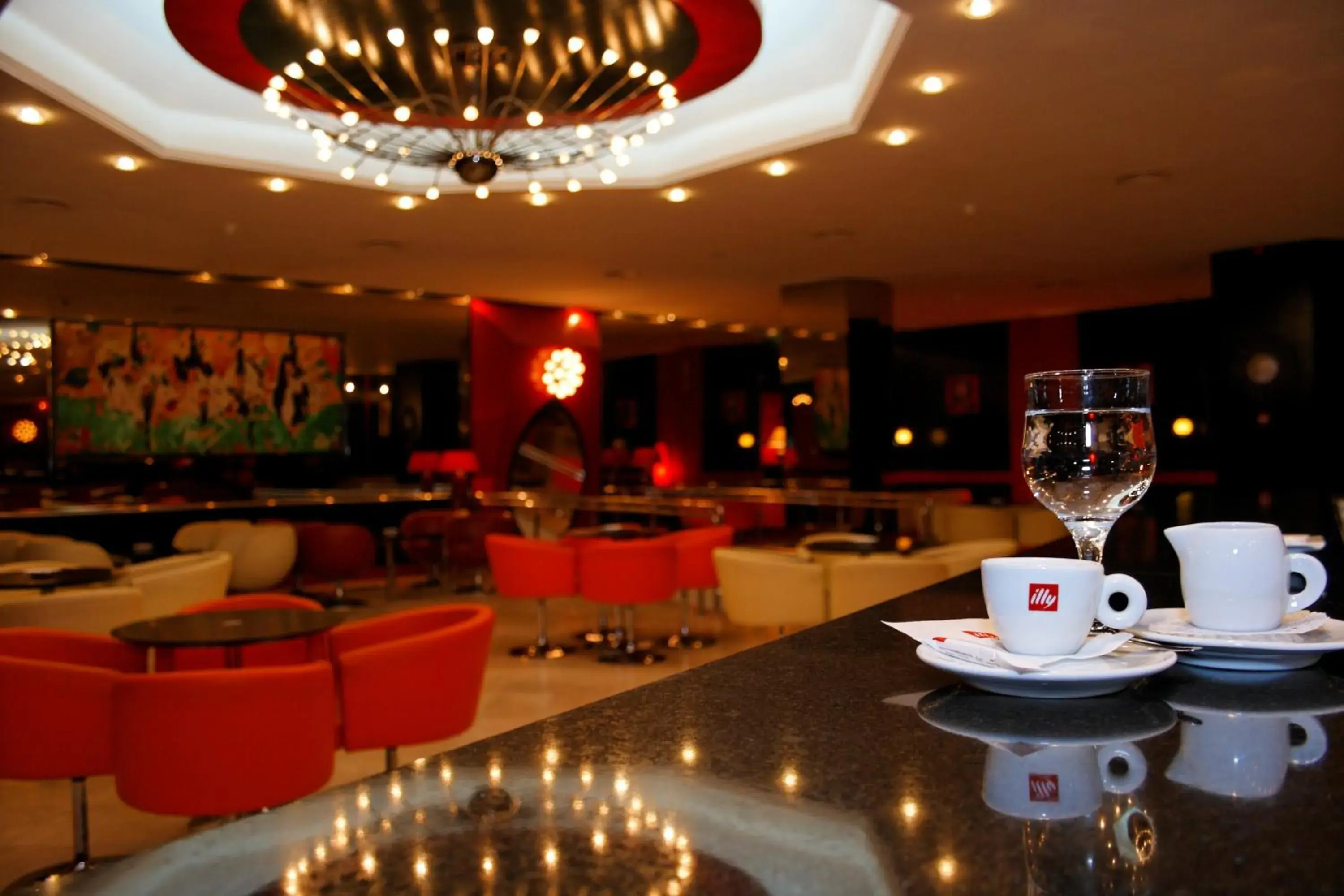 Lounge or bar, Restaurant/Places to Eat in Hotel Aro Palace