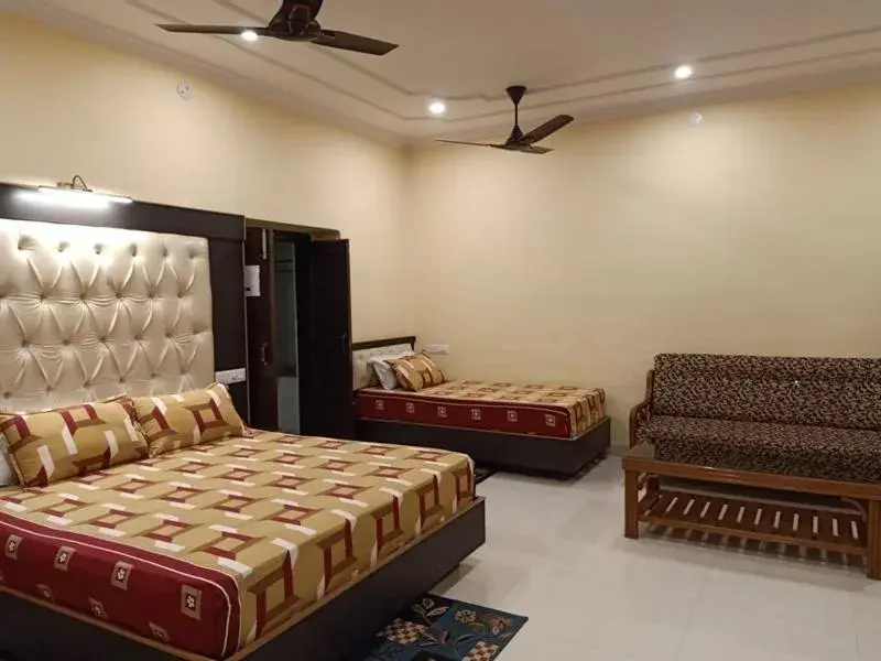 Bedroom, Bed in Scindhia Guest House