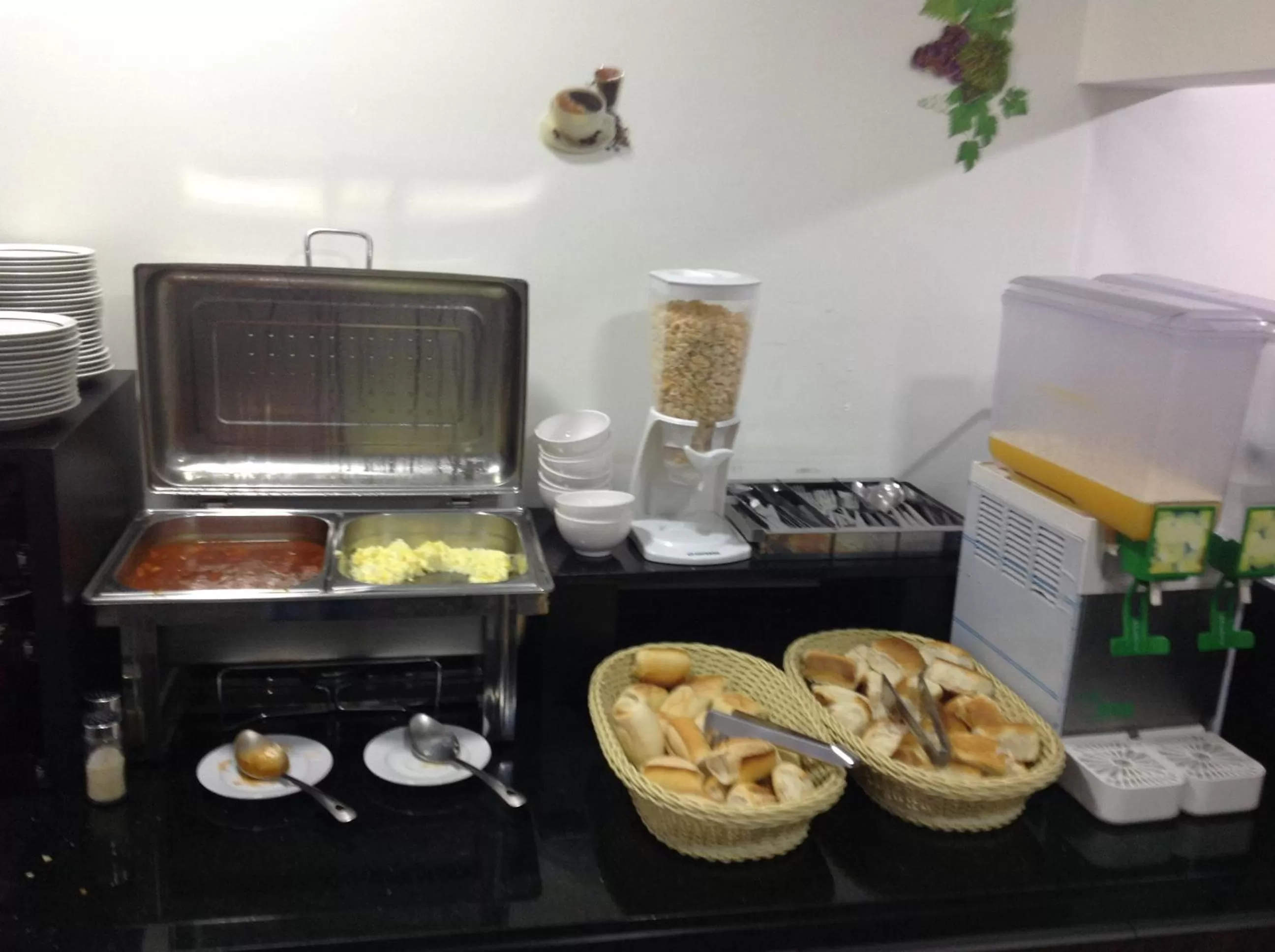 Buffet breakfast in Hotel America do Sul