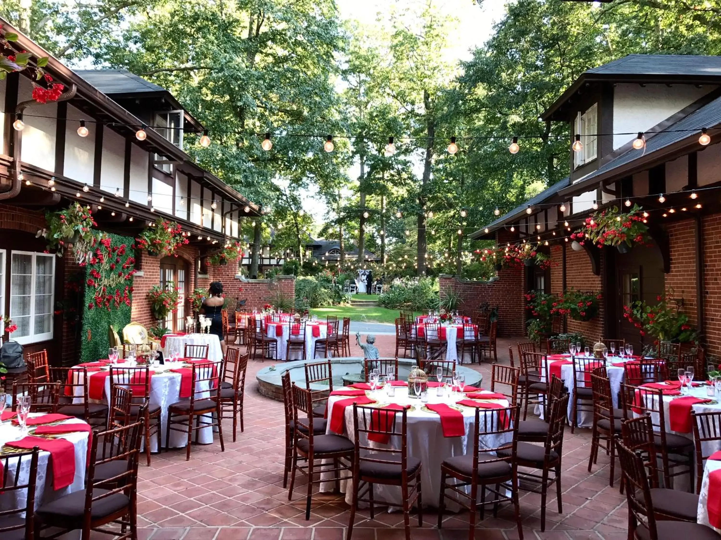 Balcony/Terrace, Restaurant/Places to Eat in Gramercy Mansion