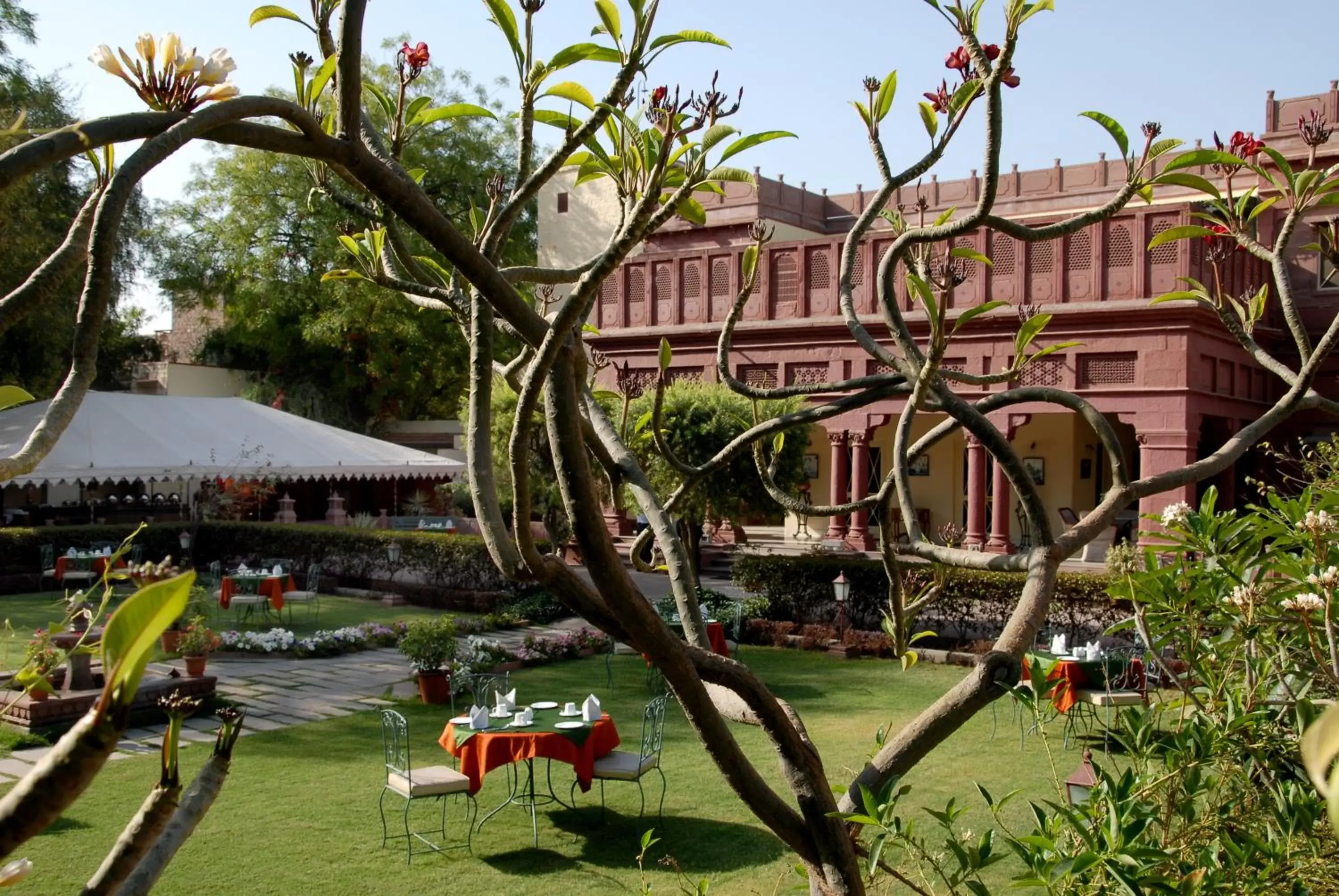 Facade/entrance in Ratan Vilas, Jodhpur Facade/entrance in Ratan Vilas, Jodhpur