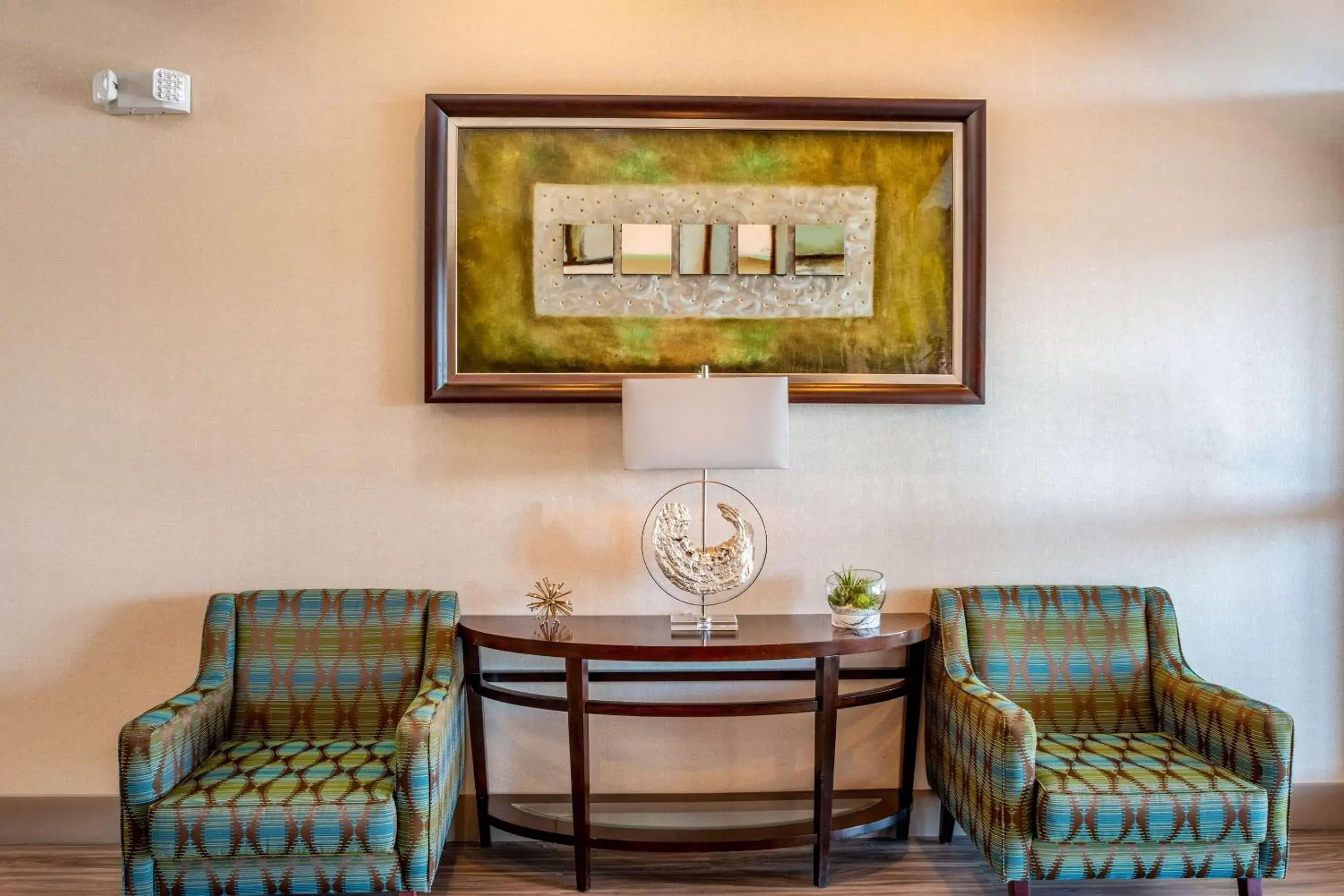 Lobby or reception, Seating Area in Clarion Pointe Harrisonburg