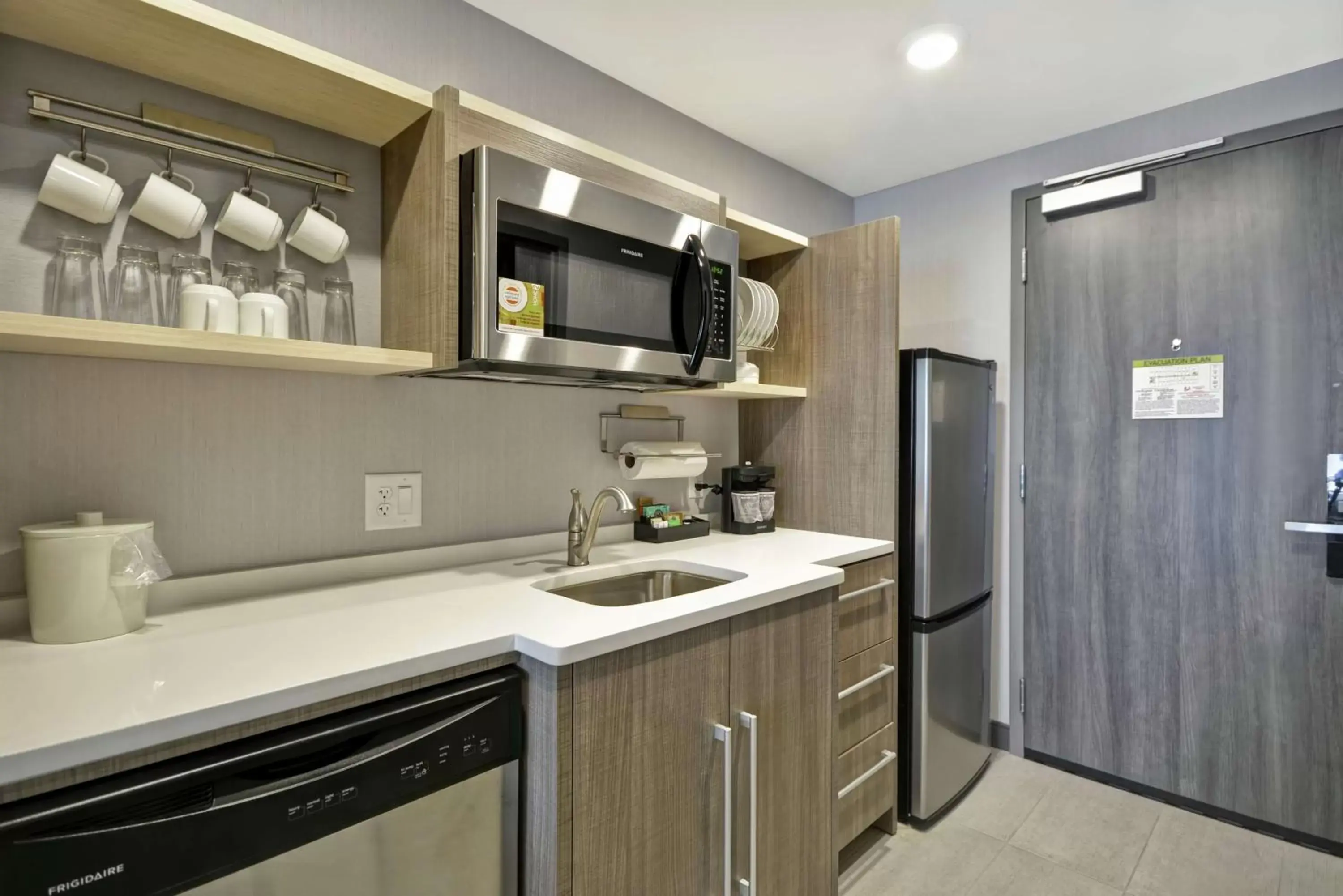 Kitchen or kitchenette, Kitchen/Kitchenette in Home2 Suites By Hilton Atlanta Lithia Springs