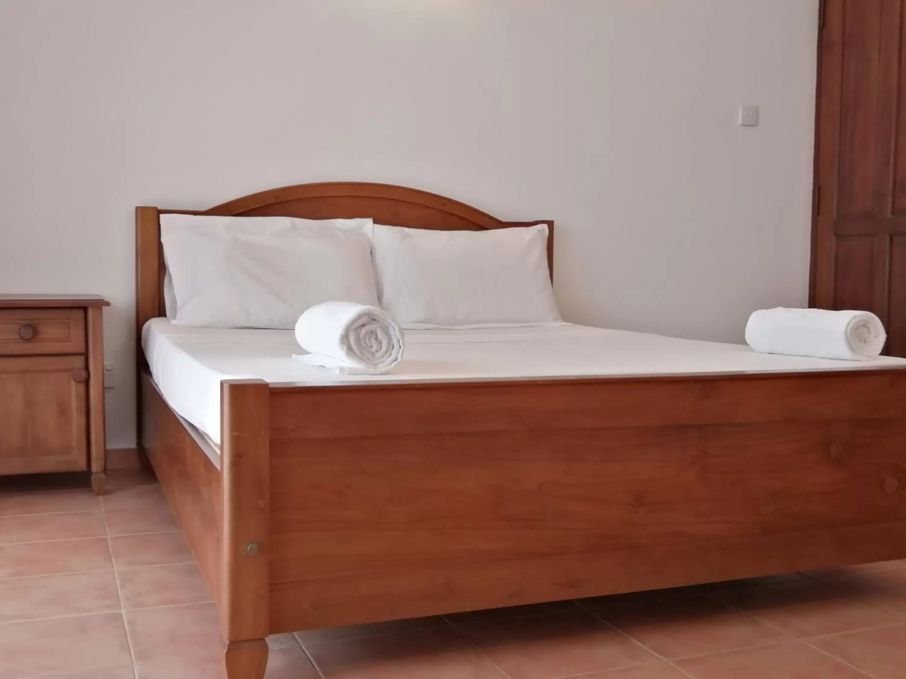 Bed in Kandy Unique Hotel