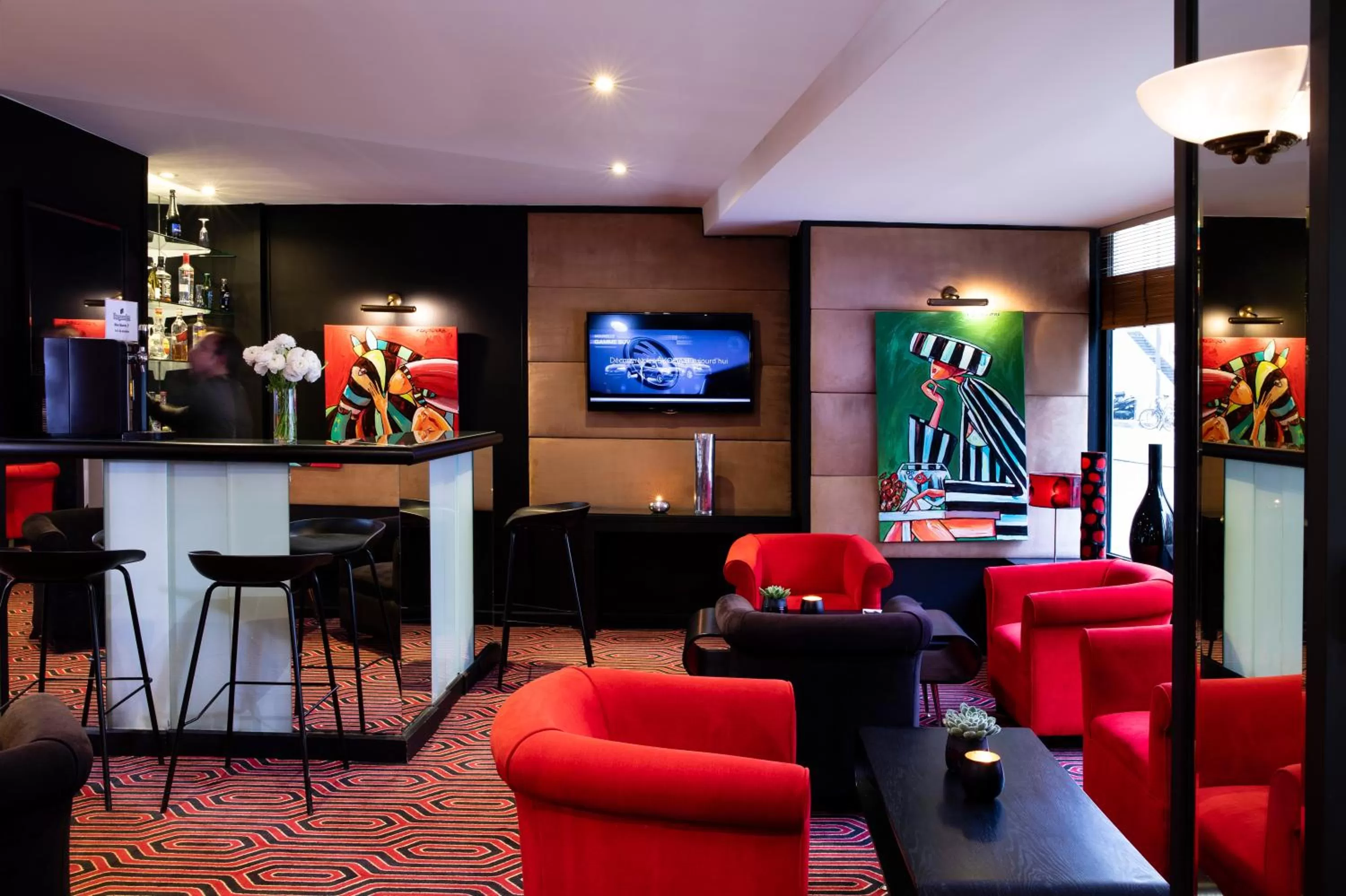 Communal lounge/ TV room in Paris Bastille