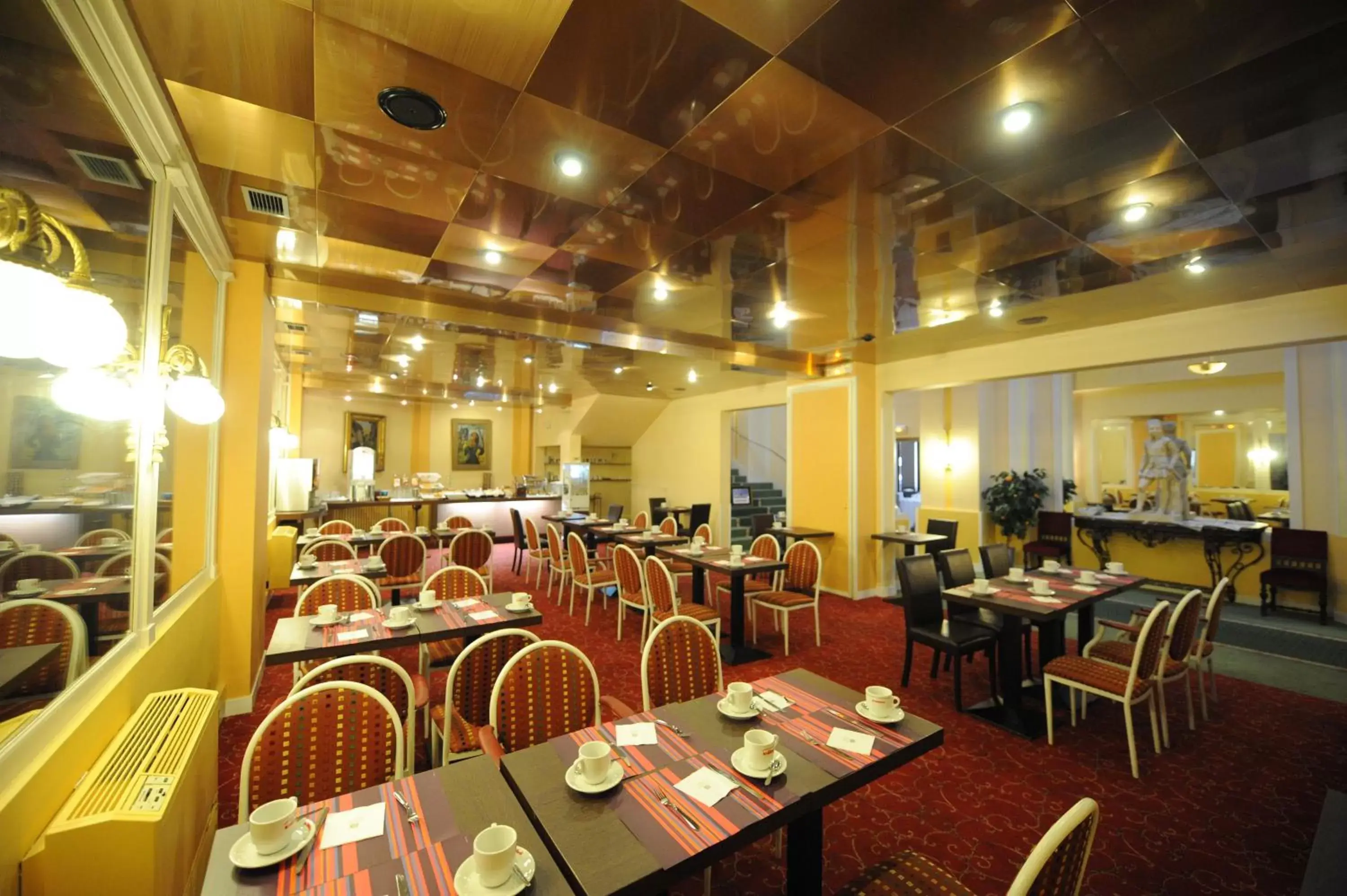 Restaurant/Places to Eat in Best Western Continental Pau Centre