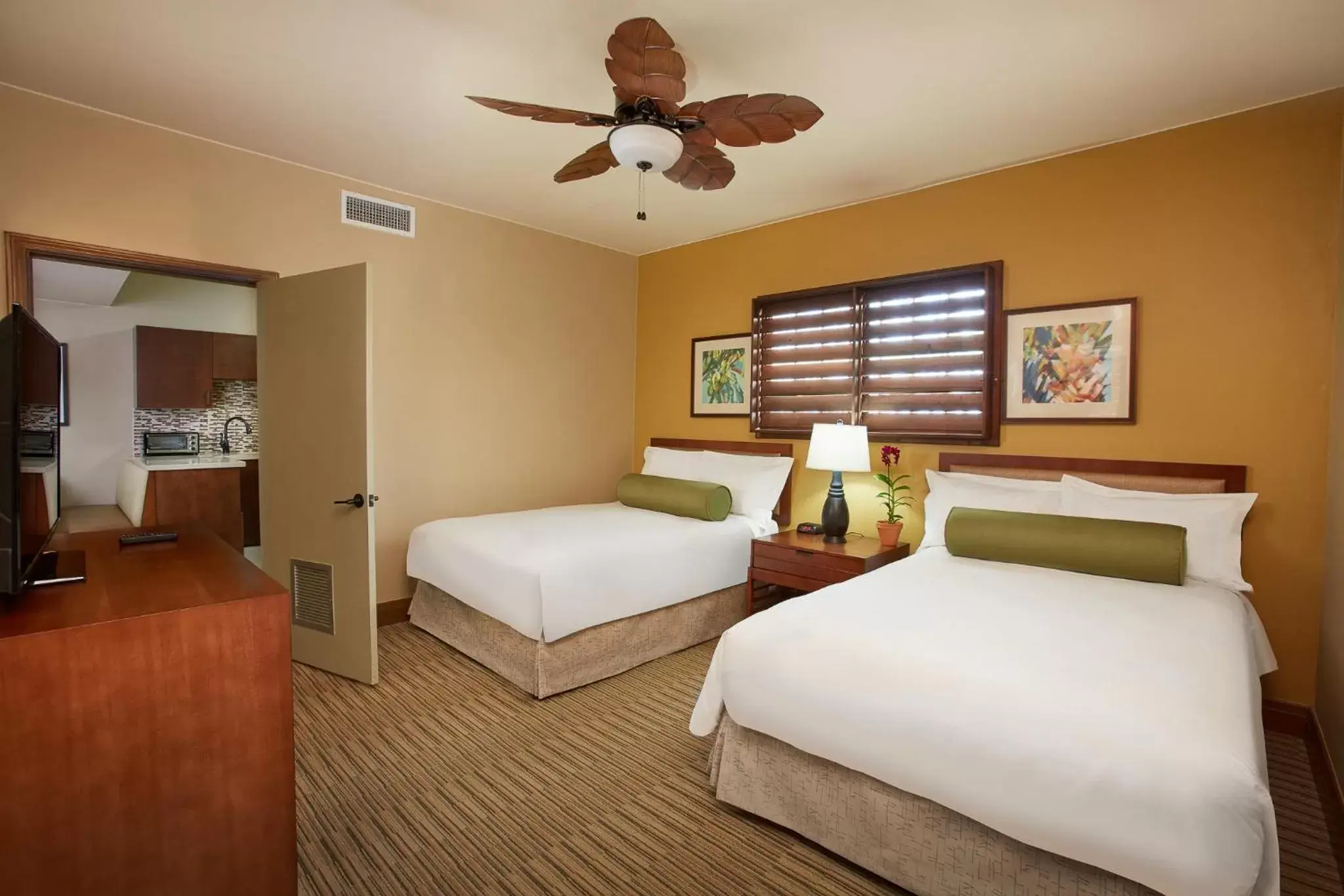 Bedroom, Bed in Eagle Aruba Resort & Casino