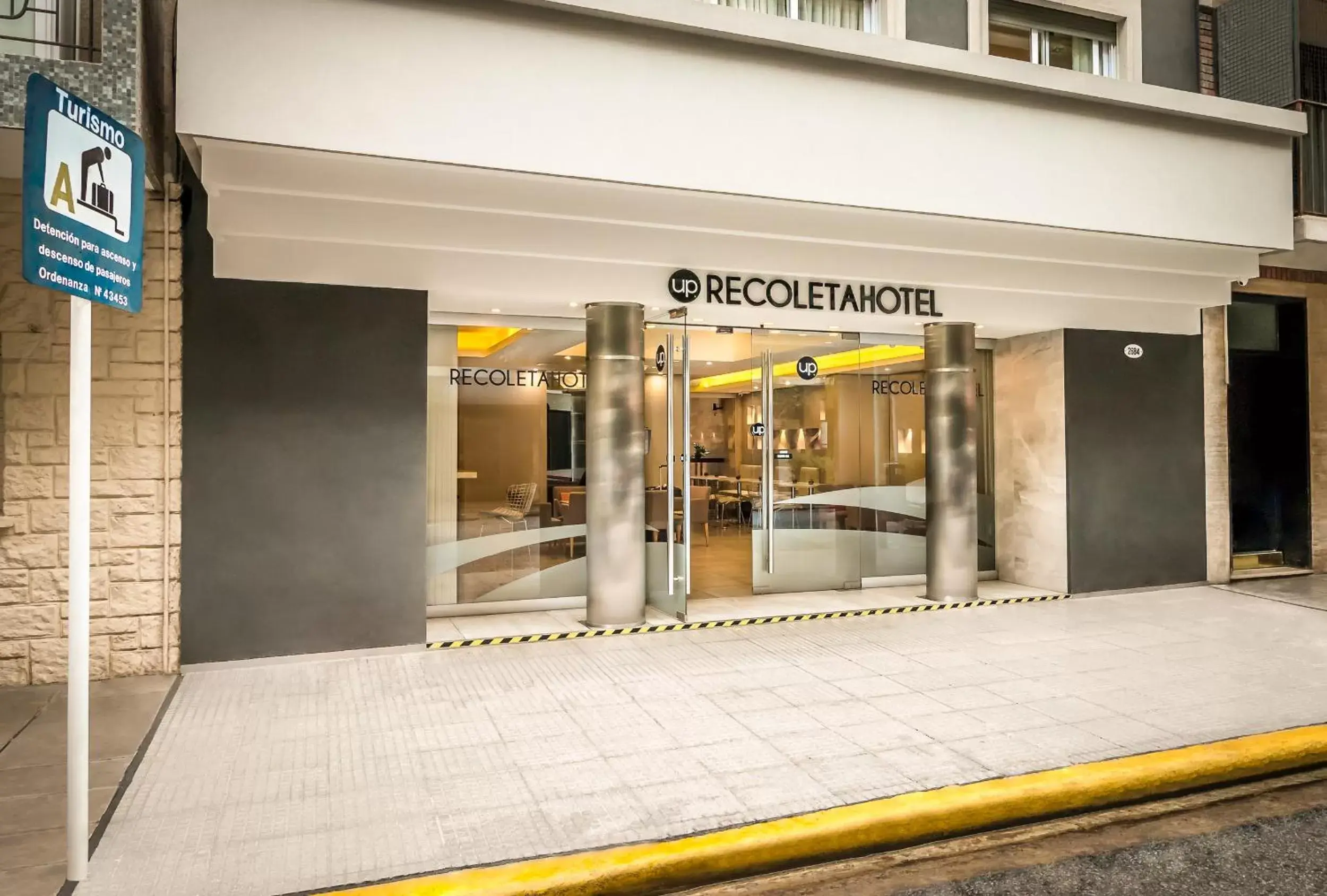 Facade/entrance in Up Recoleta Hotel