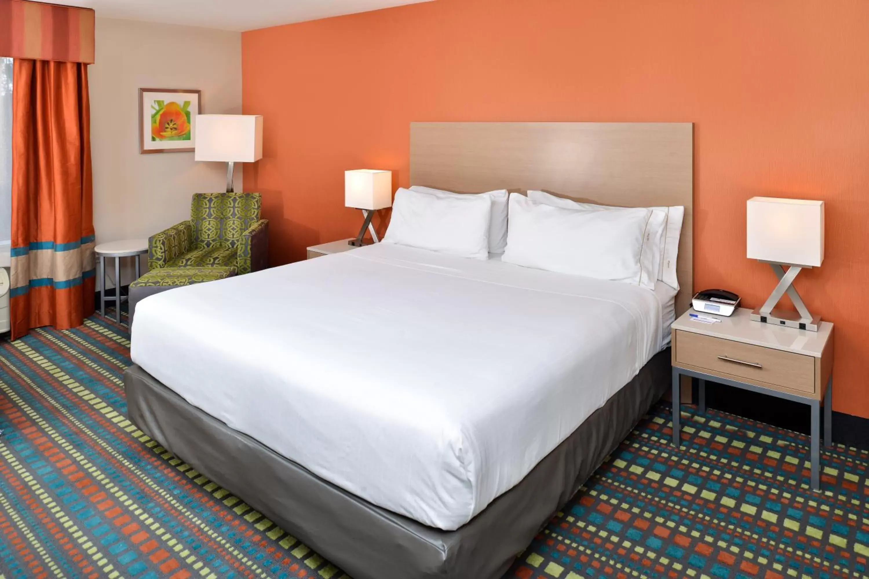 Photo of the whole room, Bed in Holiday Inn Express Albuquerque N - Bernalillo, an IHG Hotel
