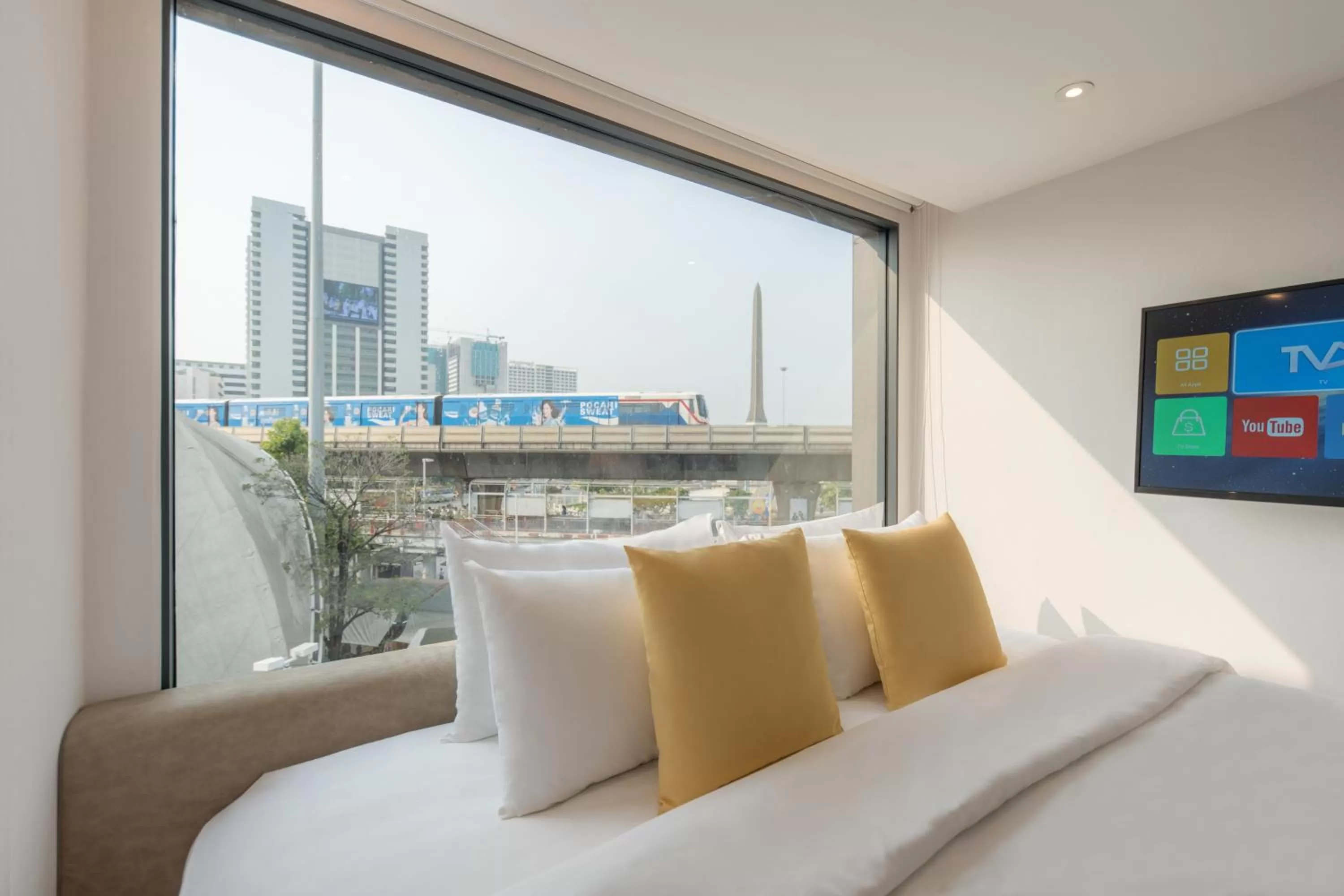 Bed in Yello Rooms Hotel Victory Monument