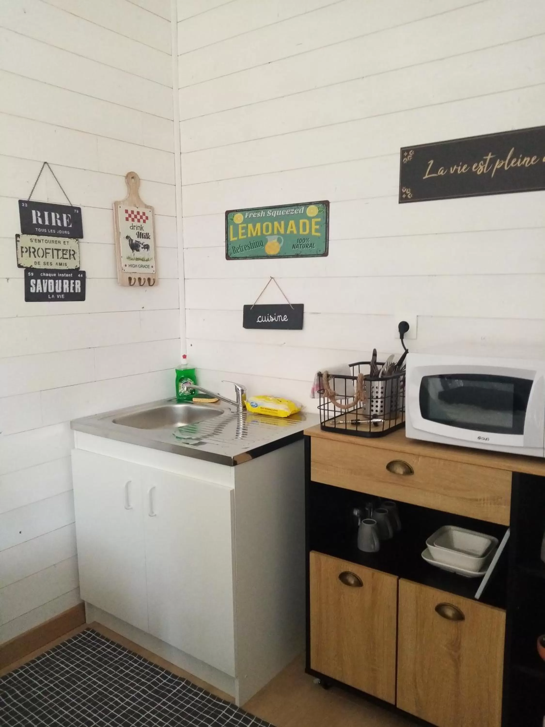 Kitchen/Kitchenette in O Douceurs Sucrées Cabourg