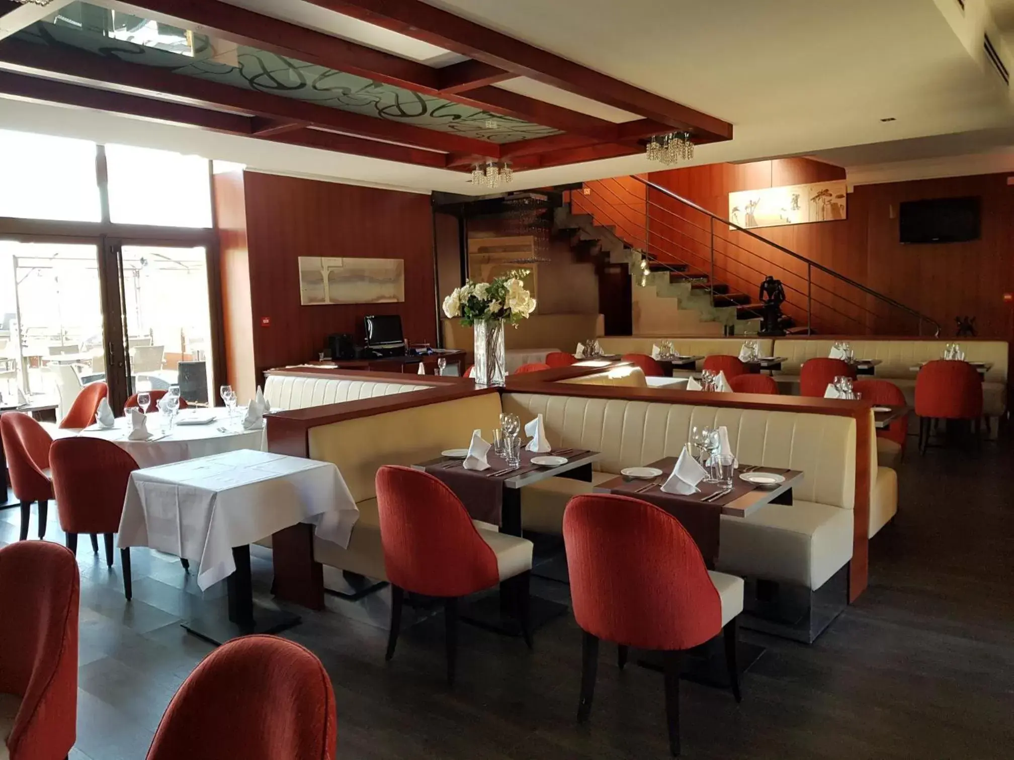 Restaurant/Places to Eat in Ile du Gua Suites