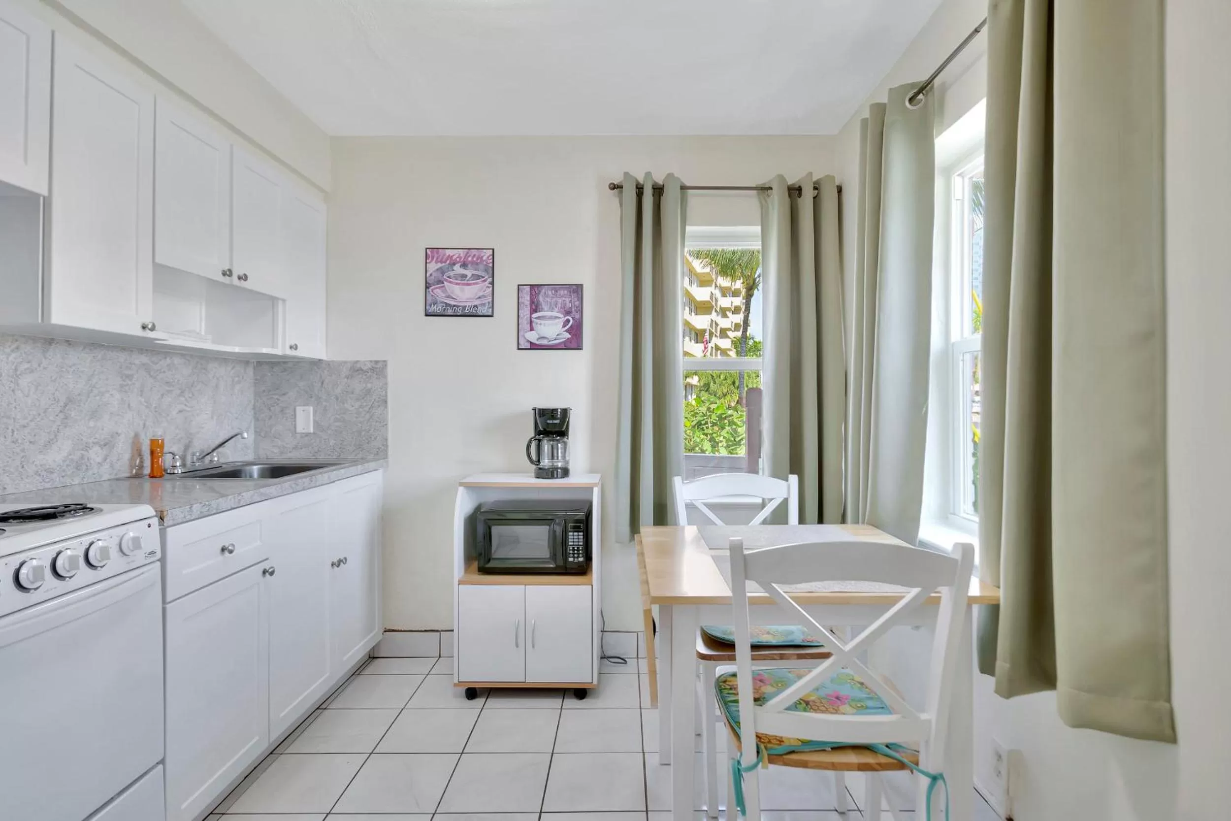 kitchen, Kitchen/Kitchenette in Seahorse Guesthouse