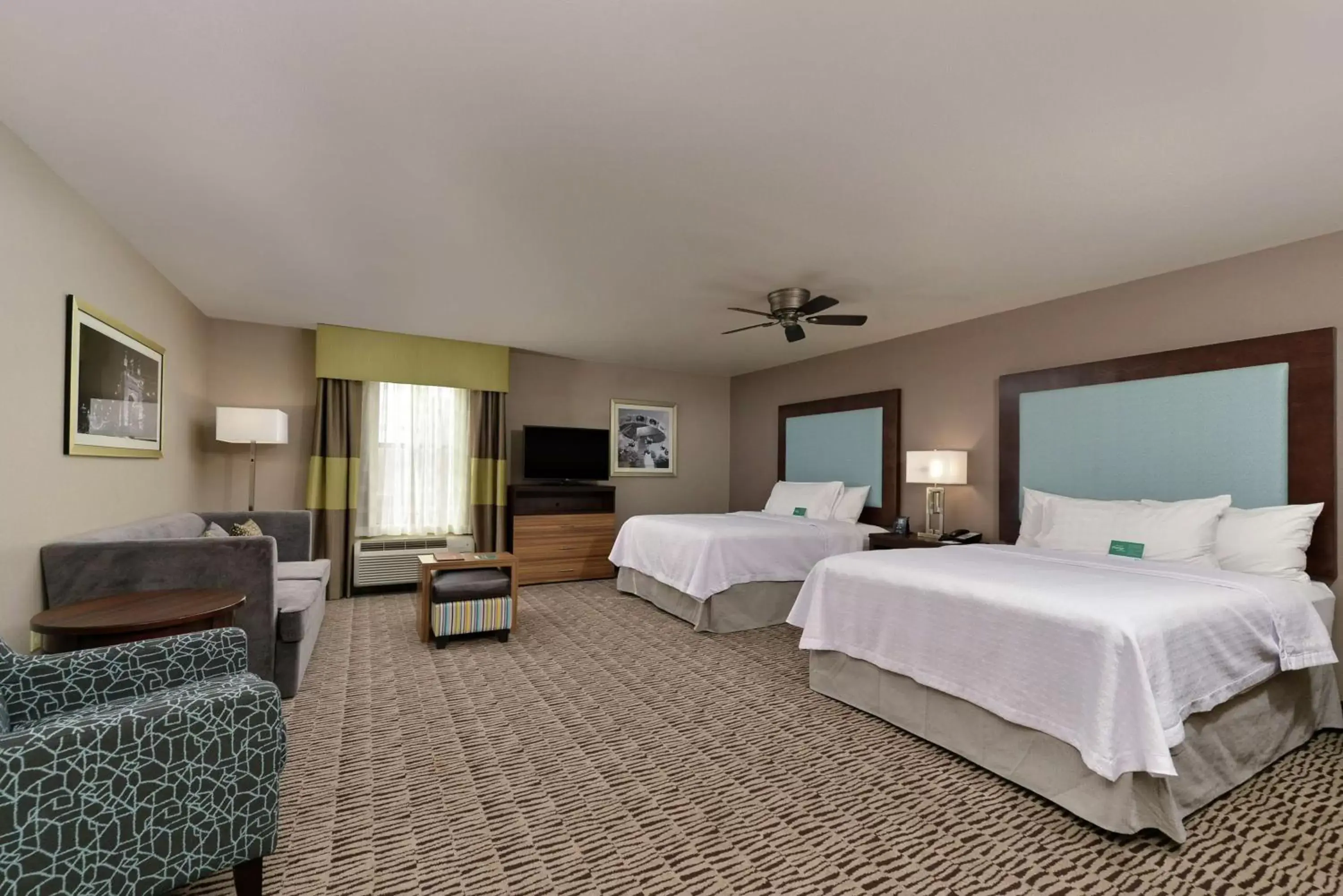 Bedroom in Homewood Suites by Hilton Cincinnati/Mason