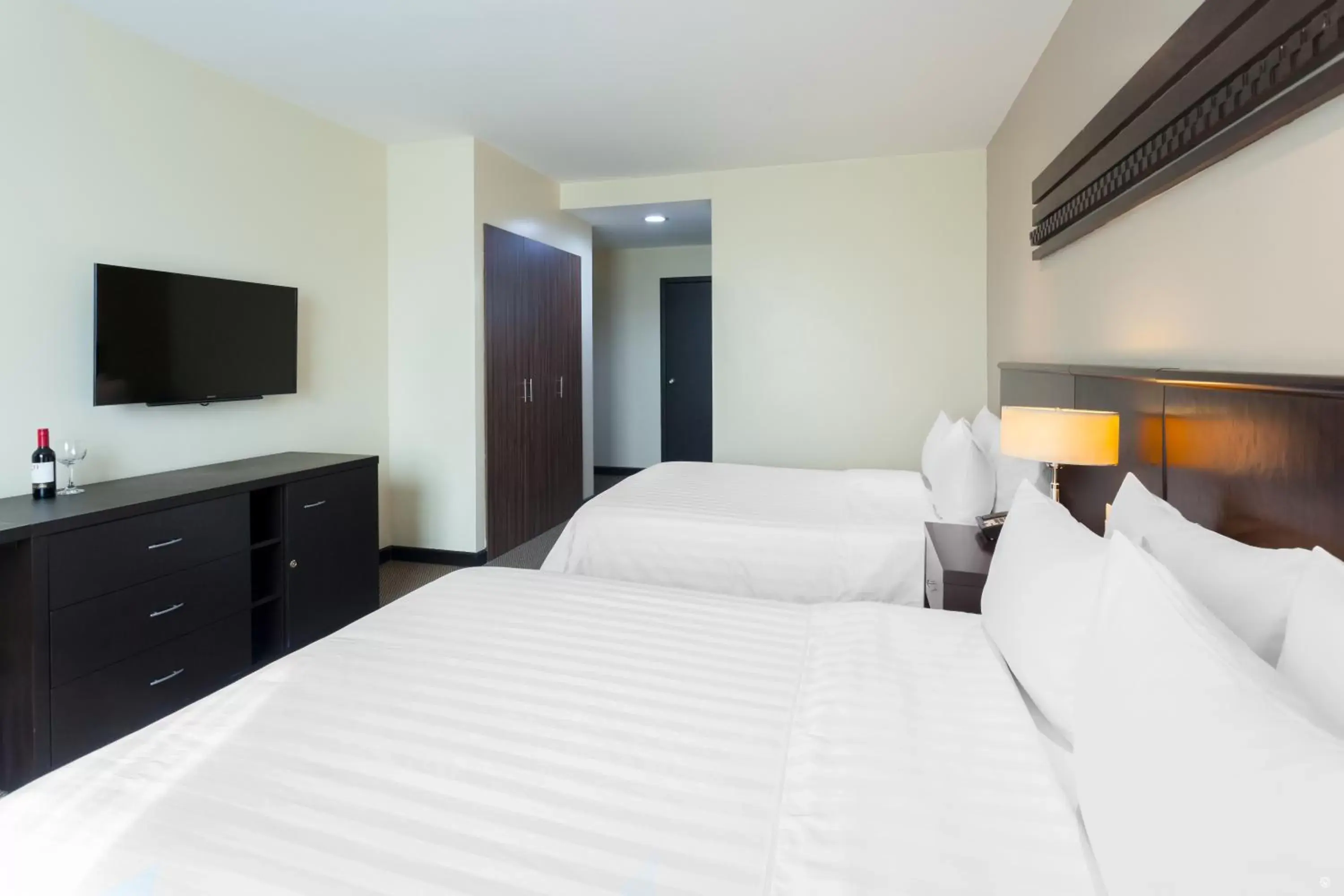 Bed in Wyndham Garden Guayaquil