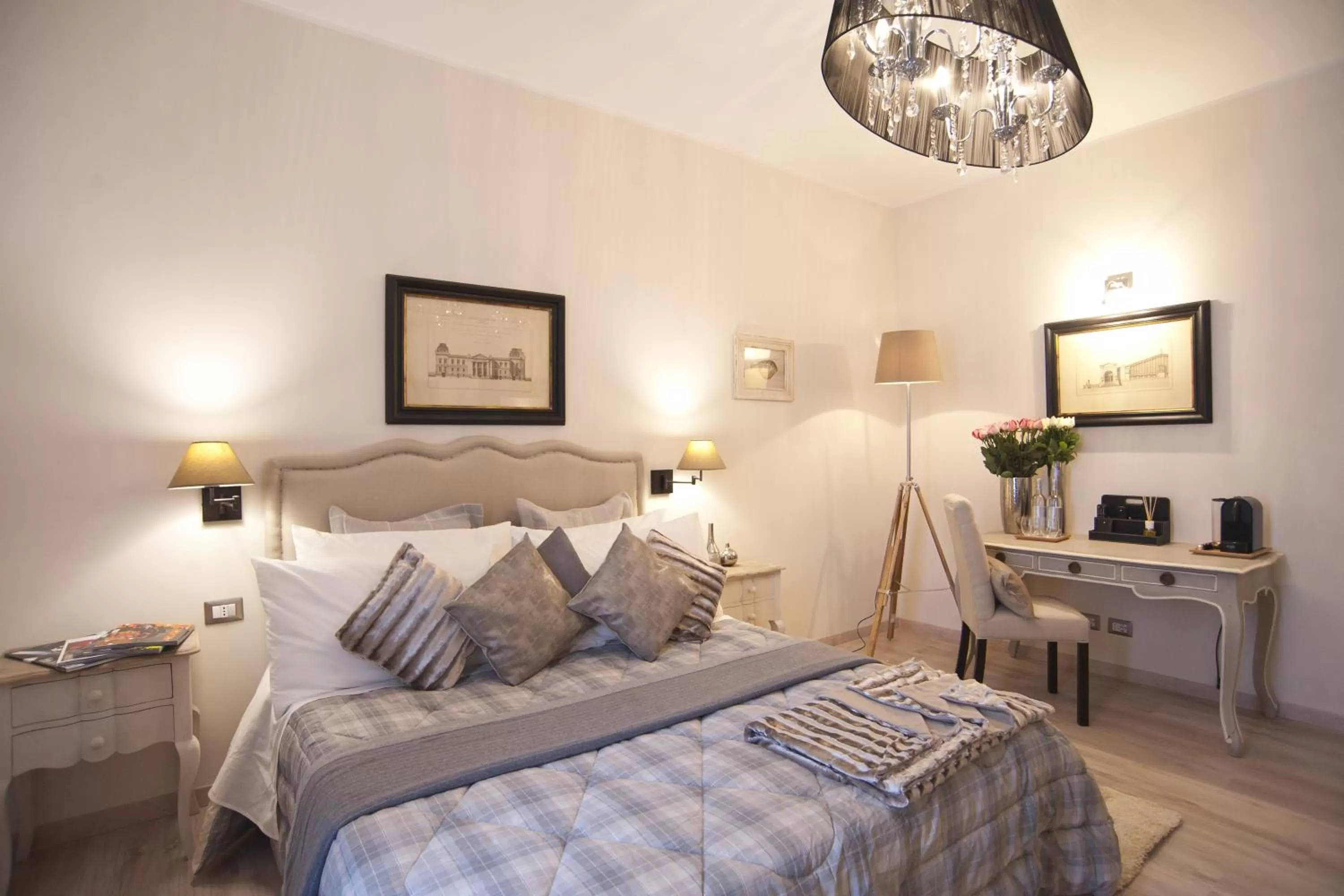 Day, Bed in Town House 62