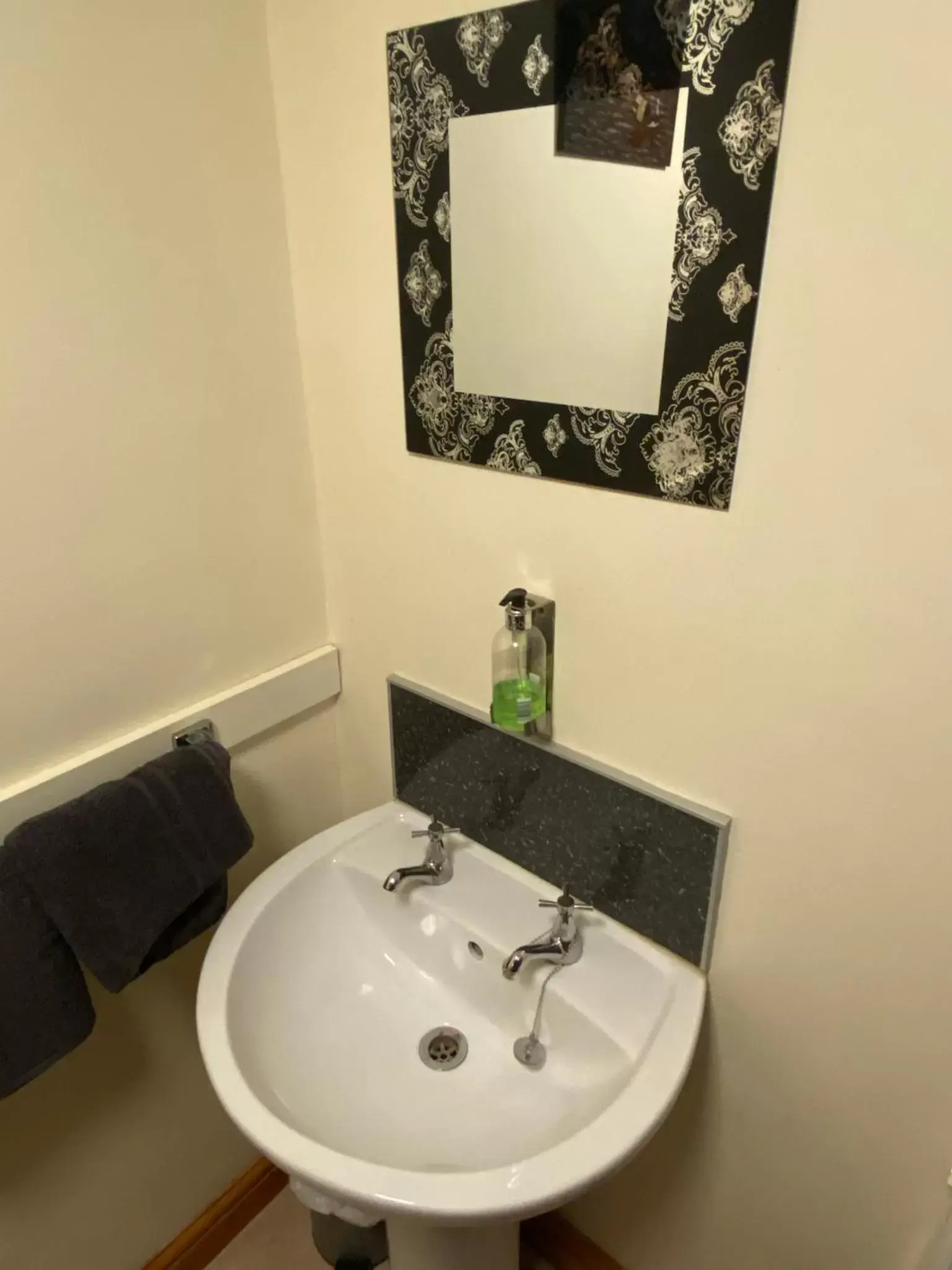 Bathroom in The crown inn Longtown