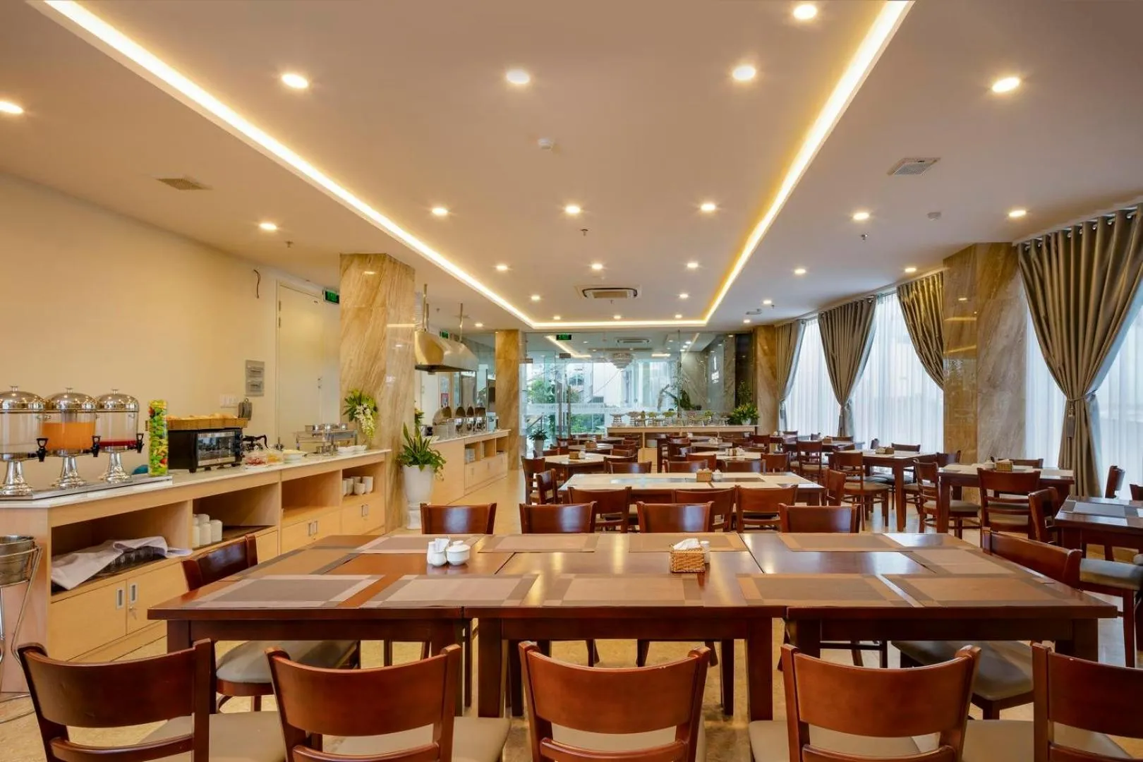Restaurant/places to eat in The Swan Nha Trang Hotel