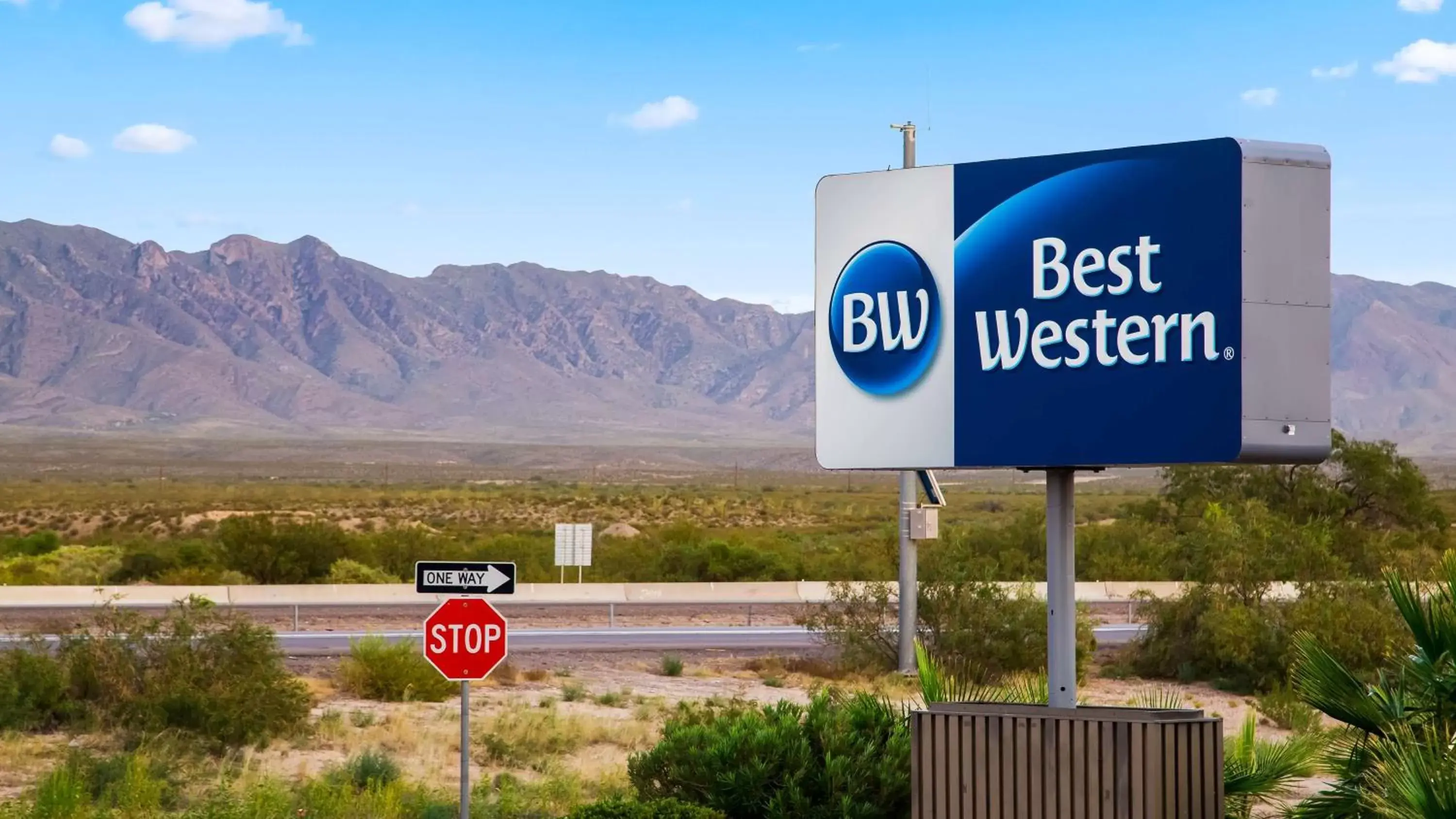 Property building in Best Western Anthony/West El Paso