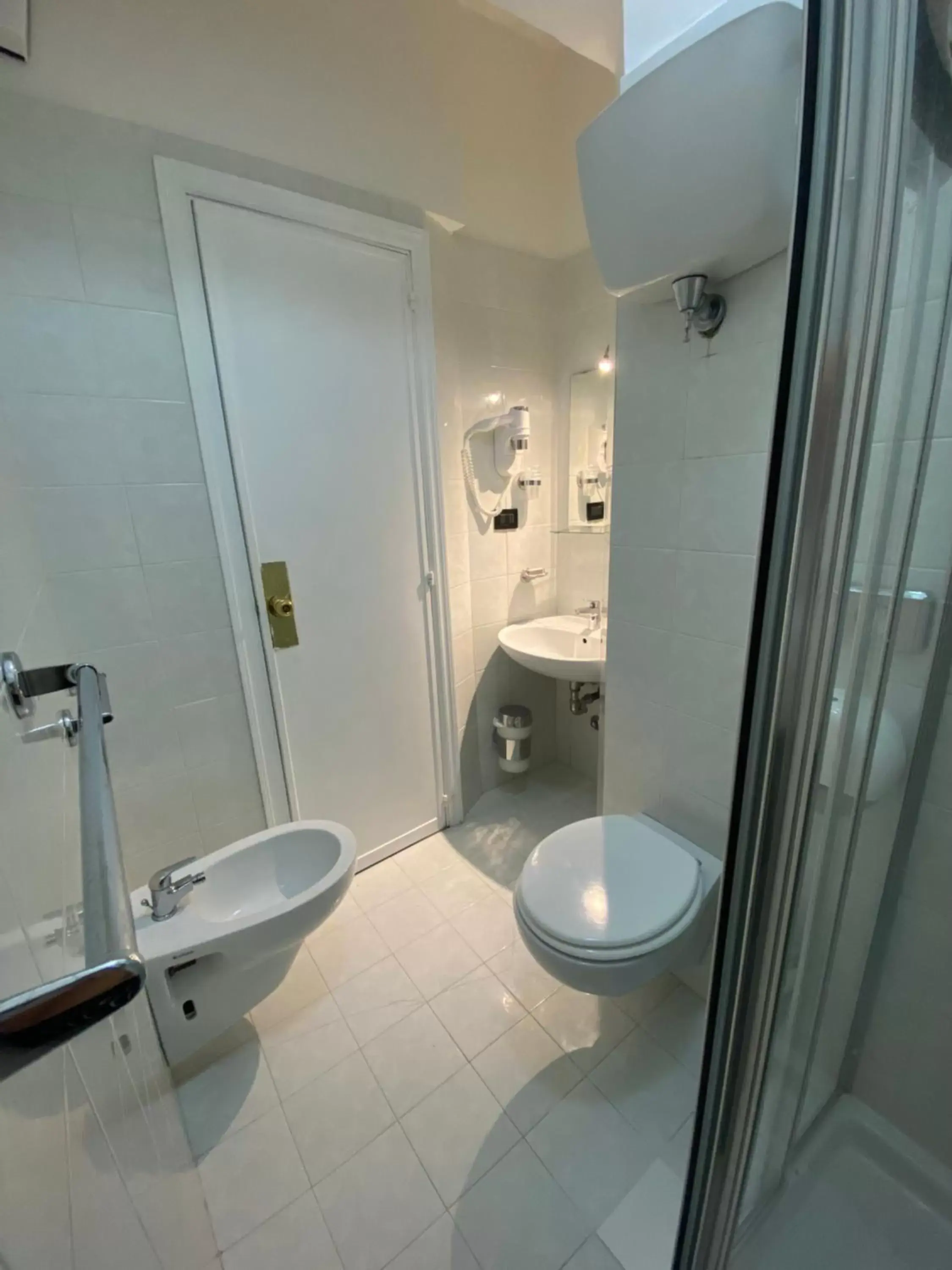 Toilet, Bathroom in Hotel San Francesco e il lupo