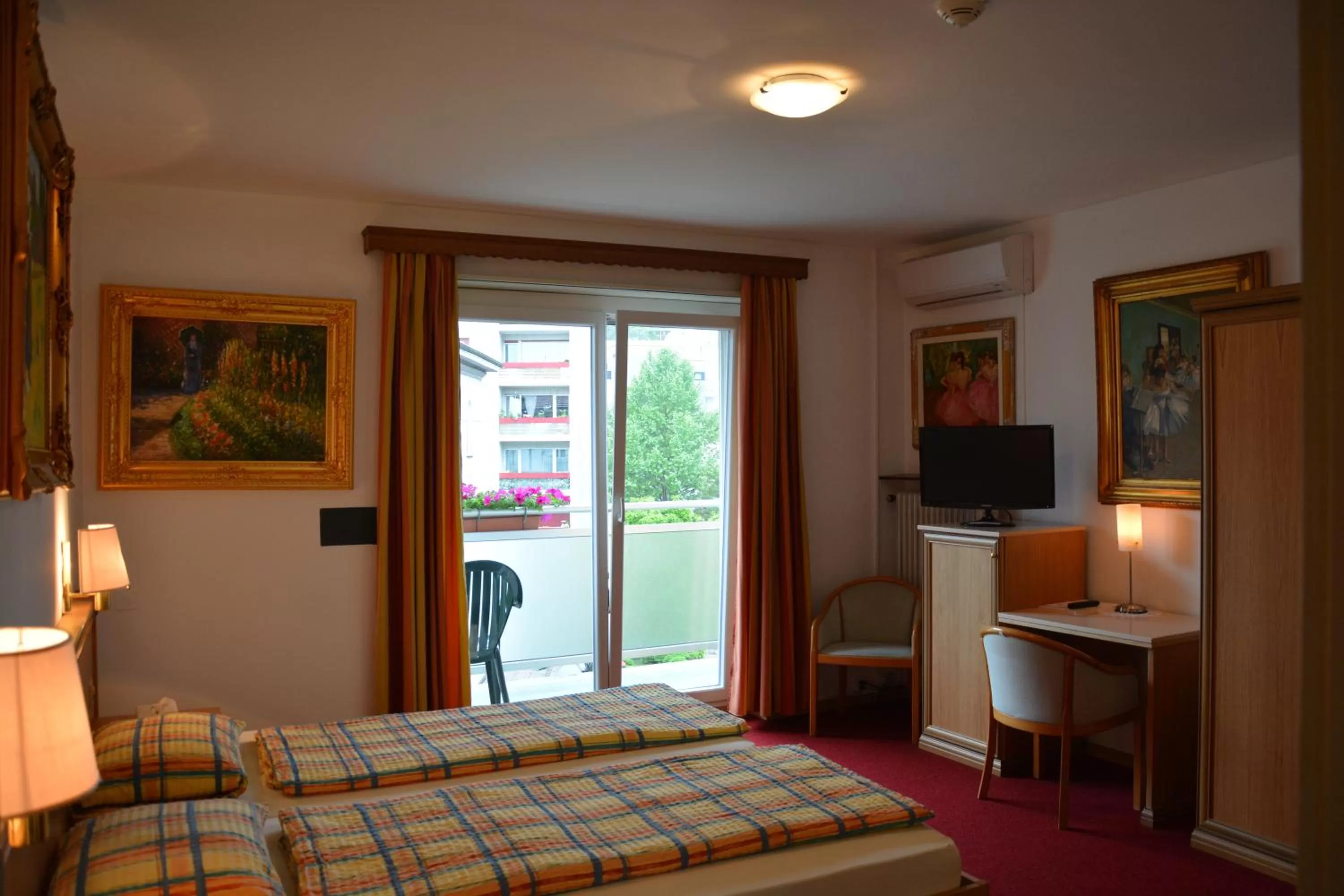 Photo of the whole room, Bed in Hotel Dischma - FREE BUS AND TRAIN TICKET