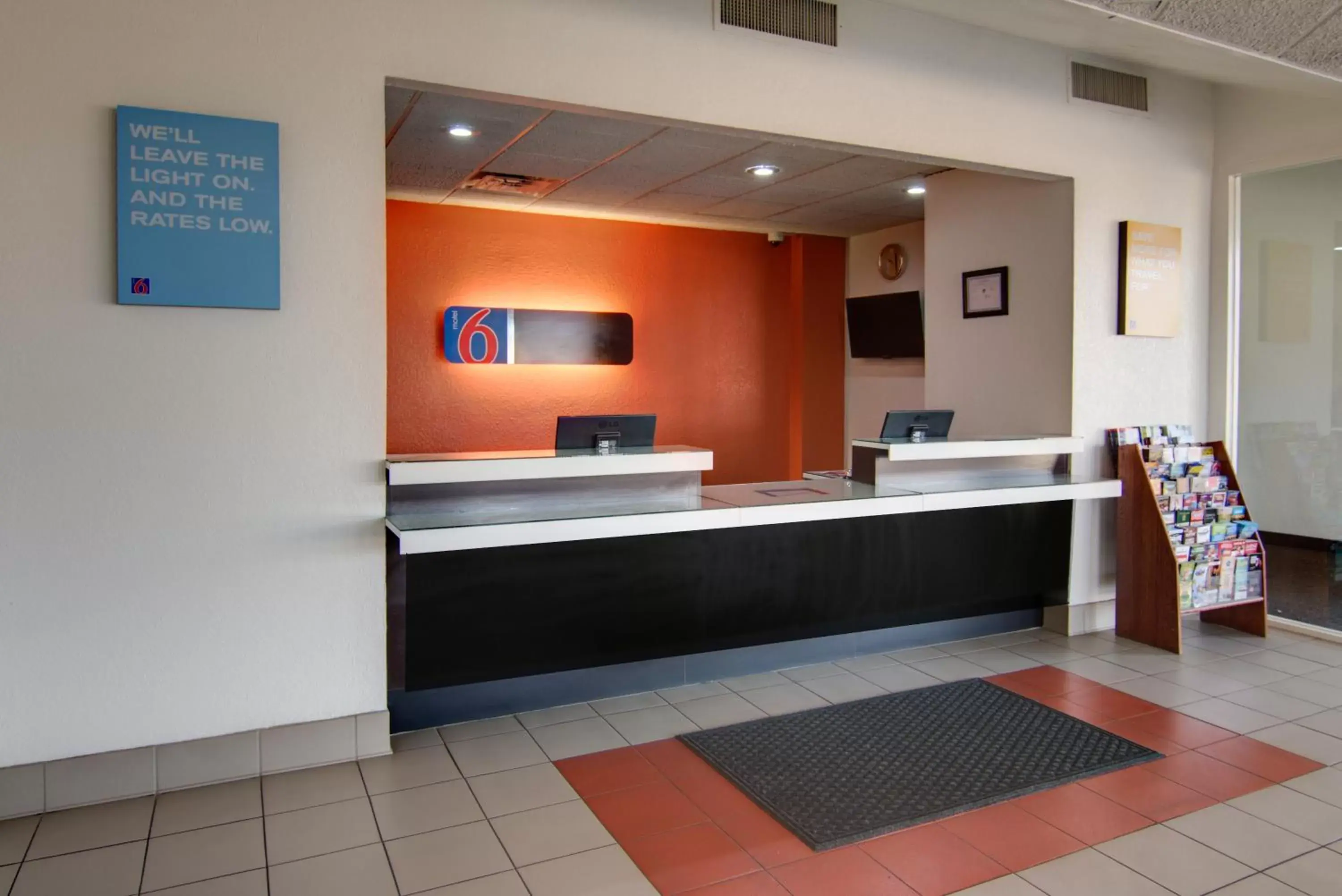 Other, Lobby/Reception in Motel 6-Mount Pleasant, TX