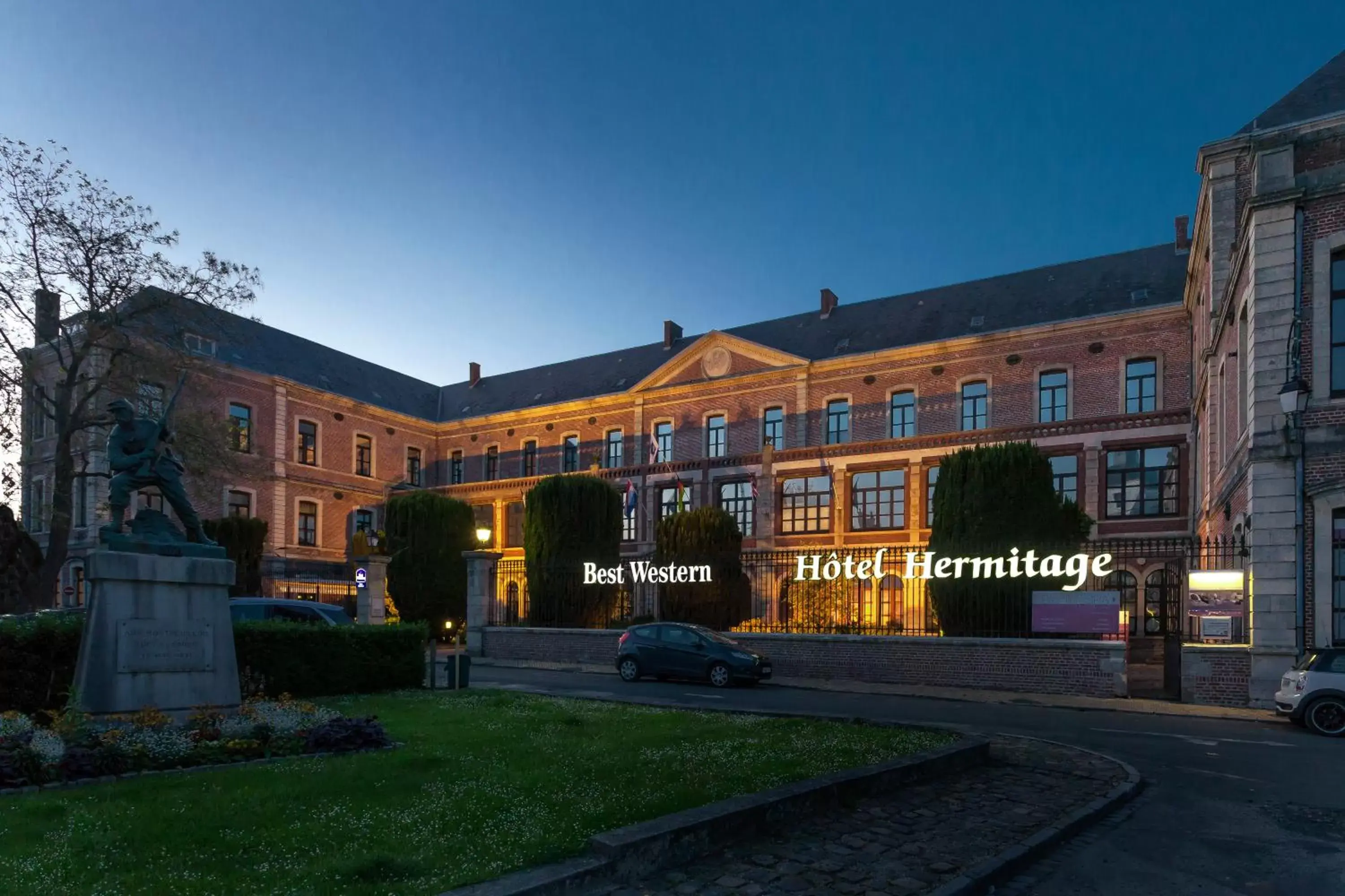 Facade/entrance, Property Building in Best Western Hôtel Hermitage