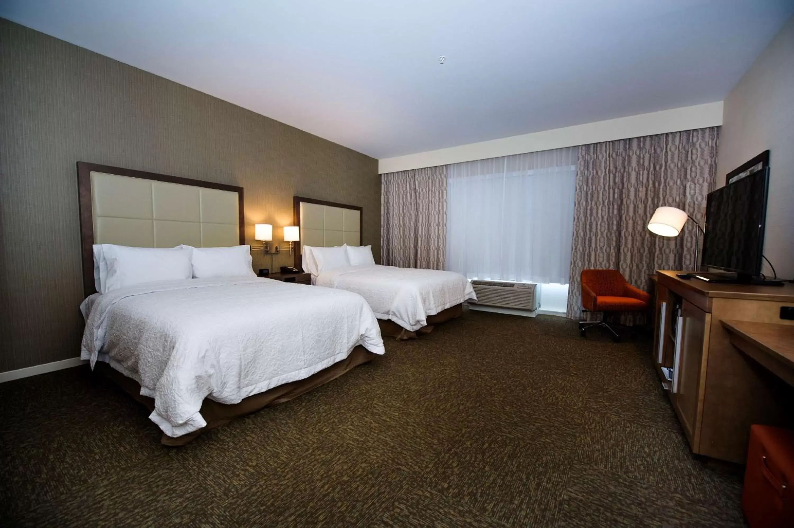 Bed in Hampton Inn & Suites Truro, NS