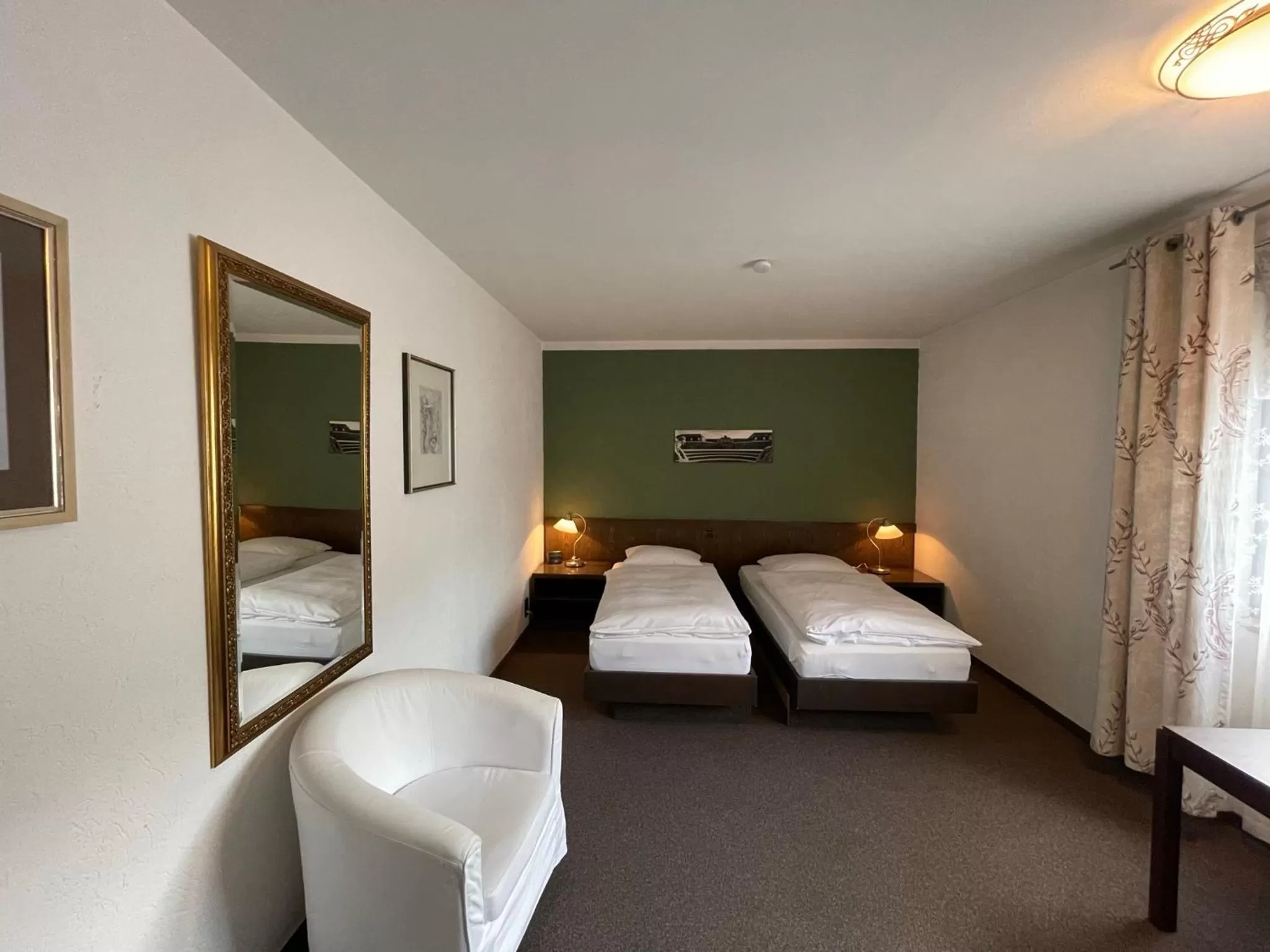 Bed in Hotel Brunnenhof