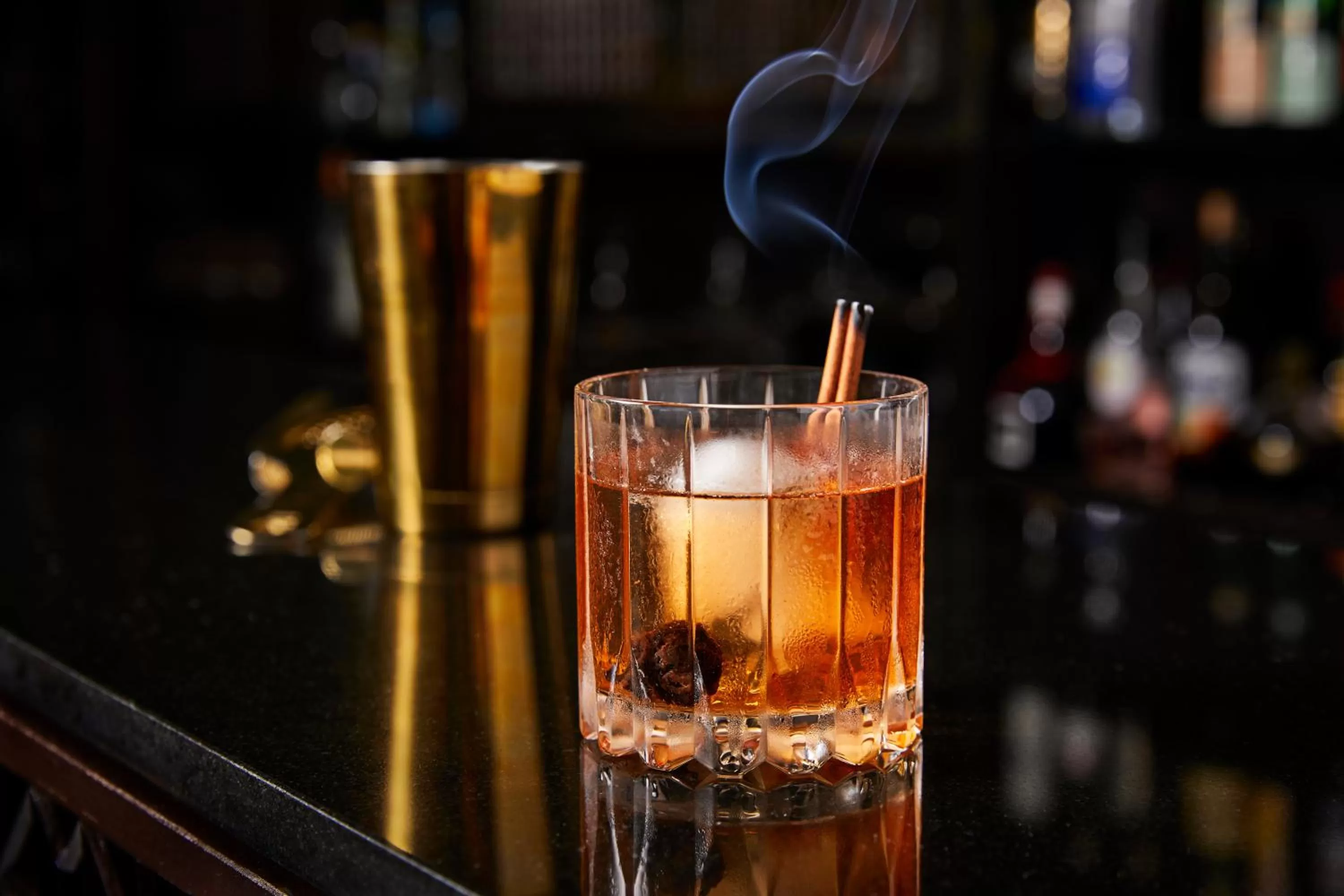 Lounge or bar in The Setai, Miami Beach