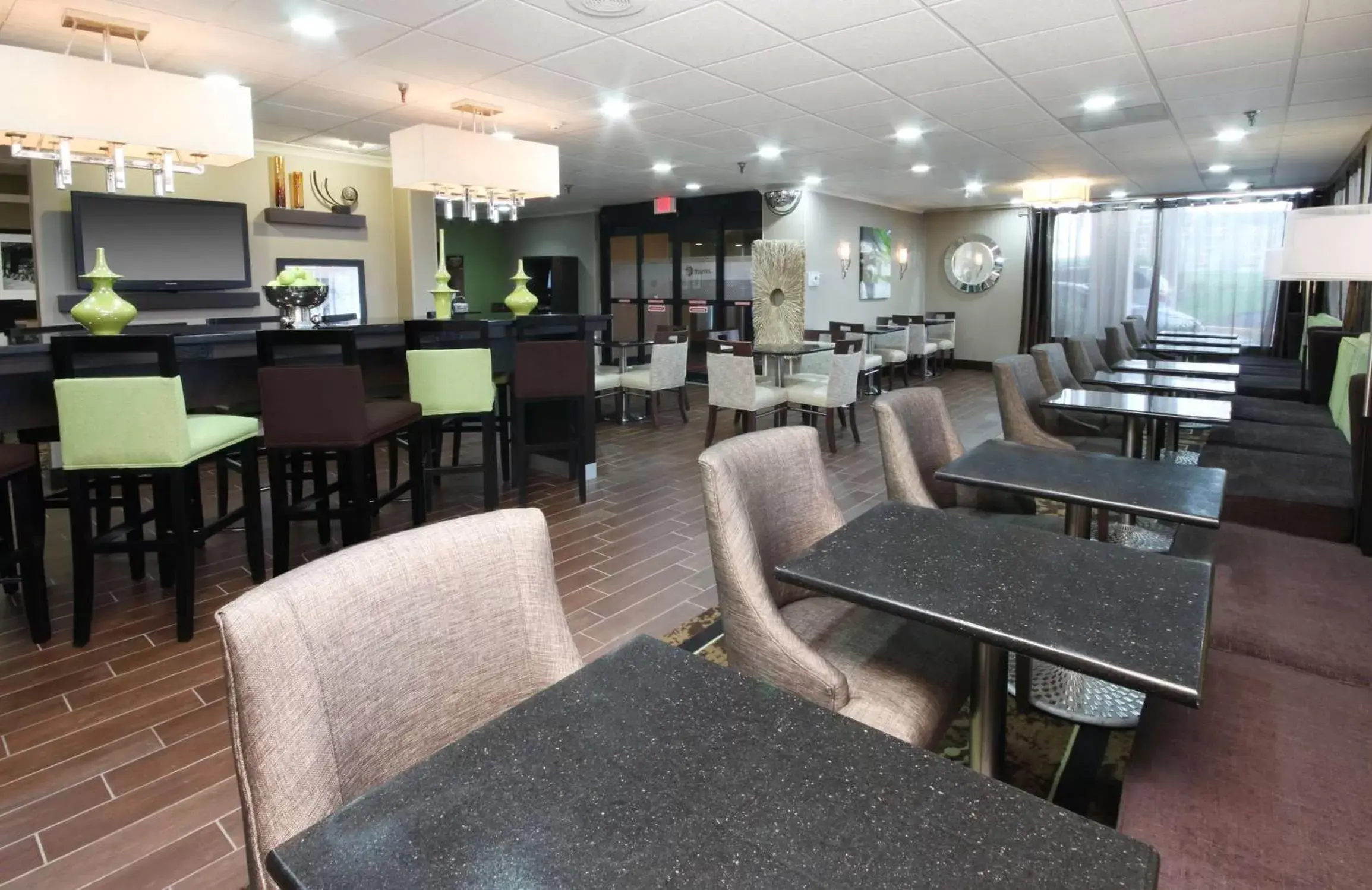 Lobby or reception, Restaurant/Places to Eat in Hampton Inn Indianapolis Northeast/Castleton