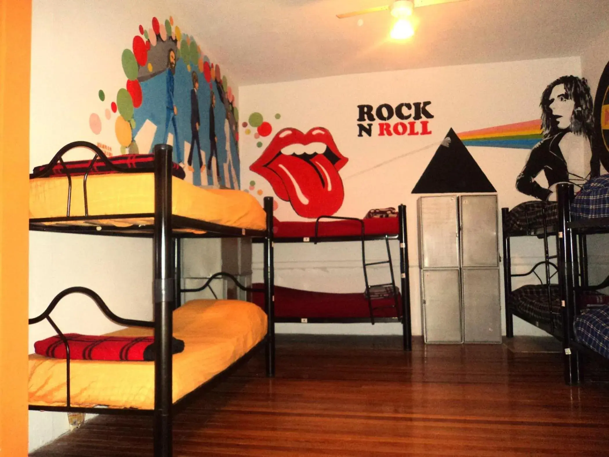 Bed in 8-Bed Mixed Dormitory Room in Play Hostel Soho