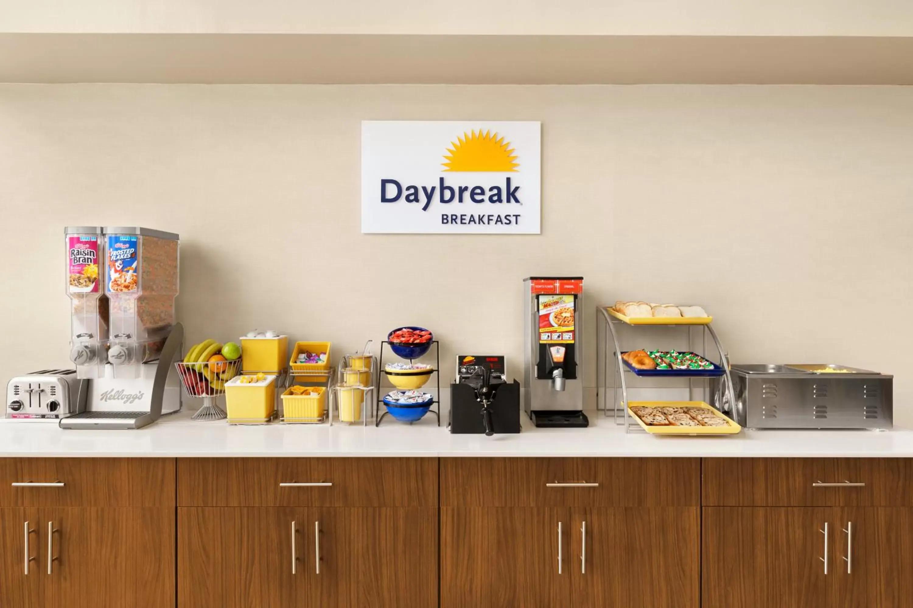 Breakfast in Days Inn & Suites by Wyndham Savannah Midtown