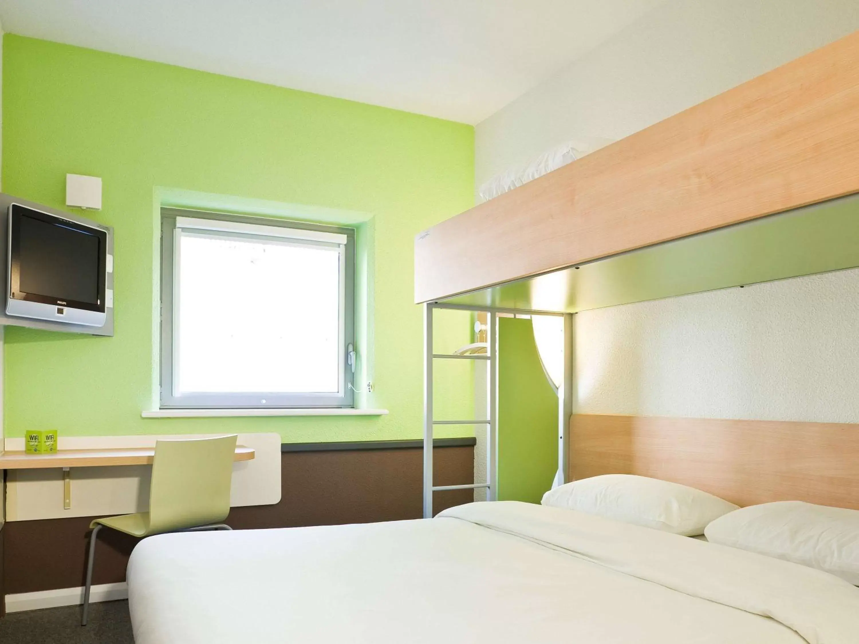 Bedroom, Bed in ibis budget Nancy Porte Sud